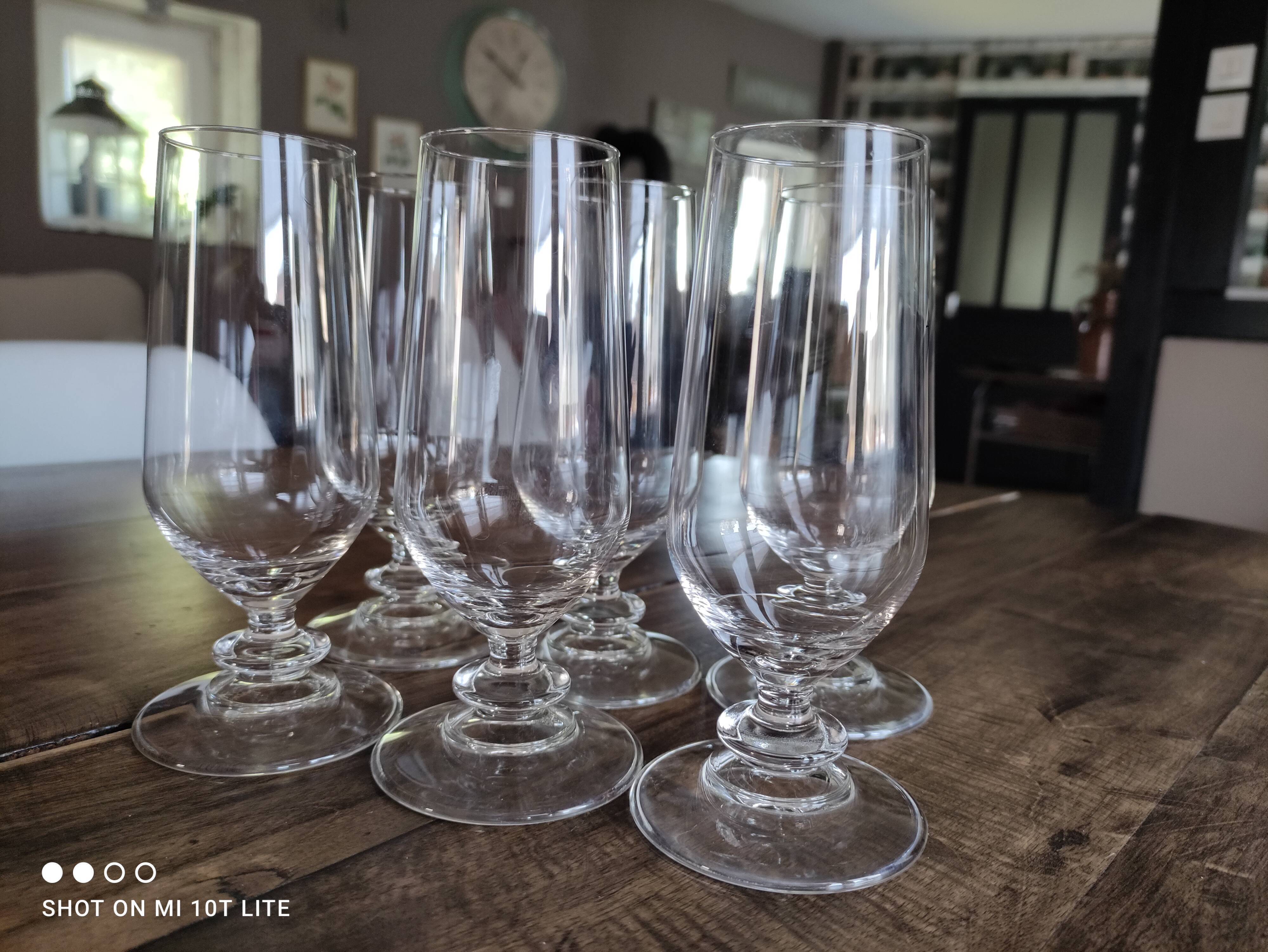 Set of 6 vintage champagne flutes on low crystalline stand