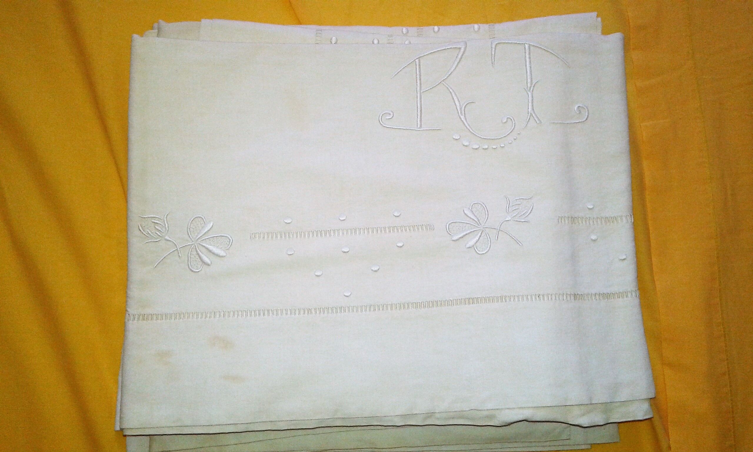 4 old embroidered sheet set