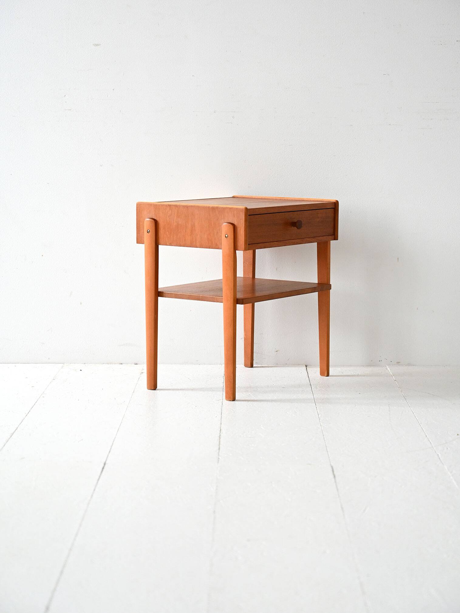 Table de chevet scandinave en teck, années 1950-60