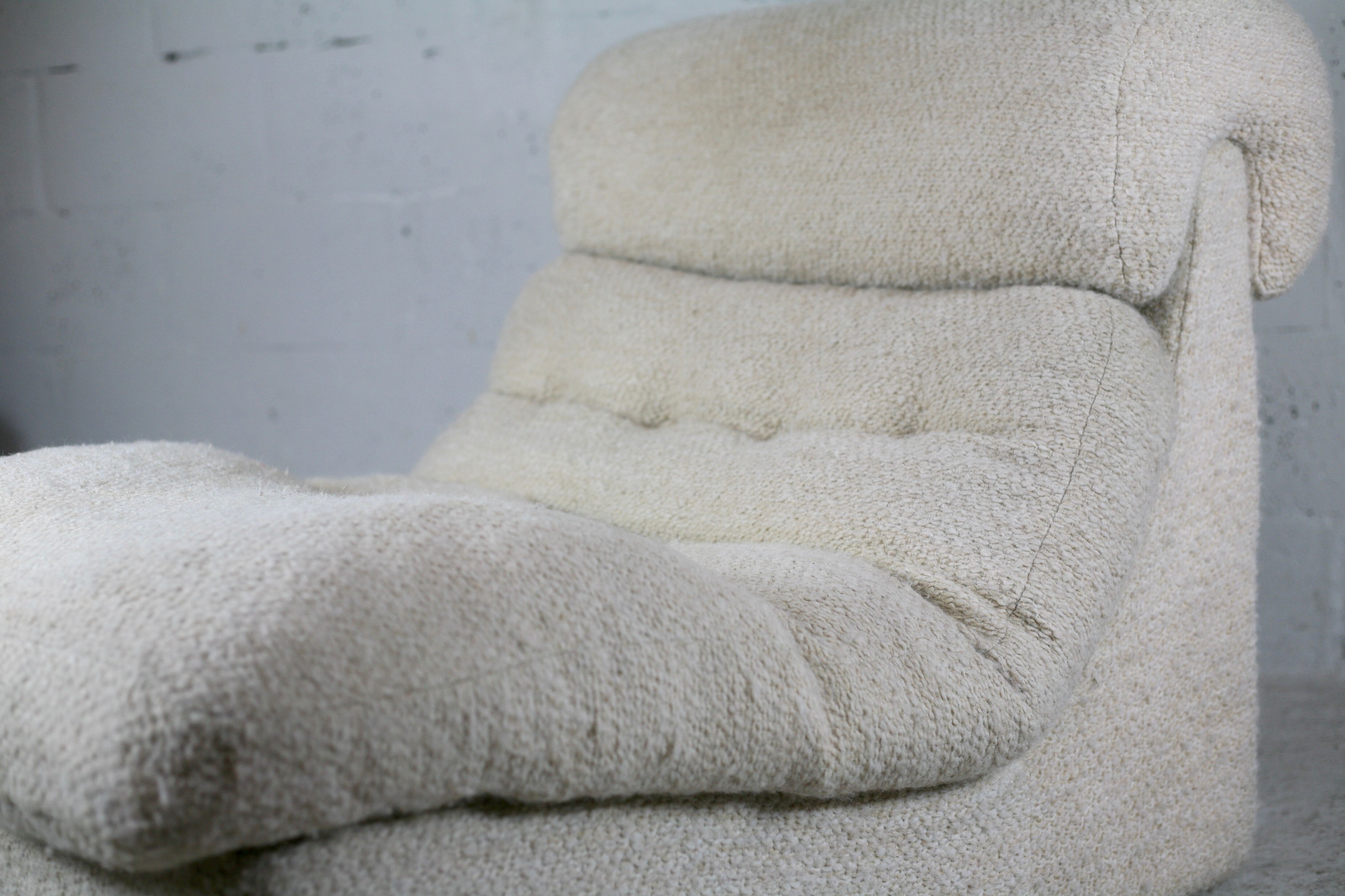 Chair "Space Age" in unbleached wool, France, circa 1970