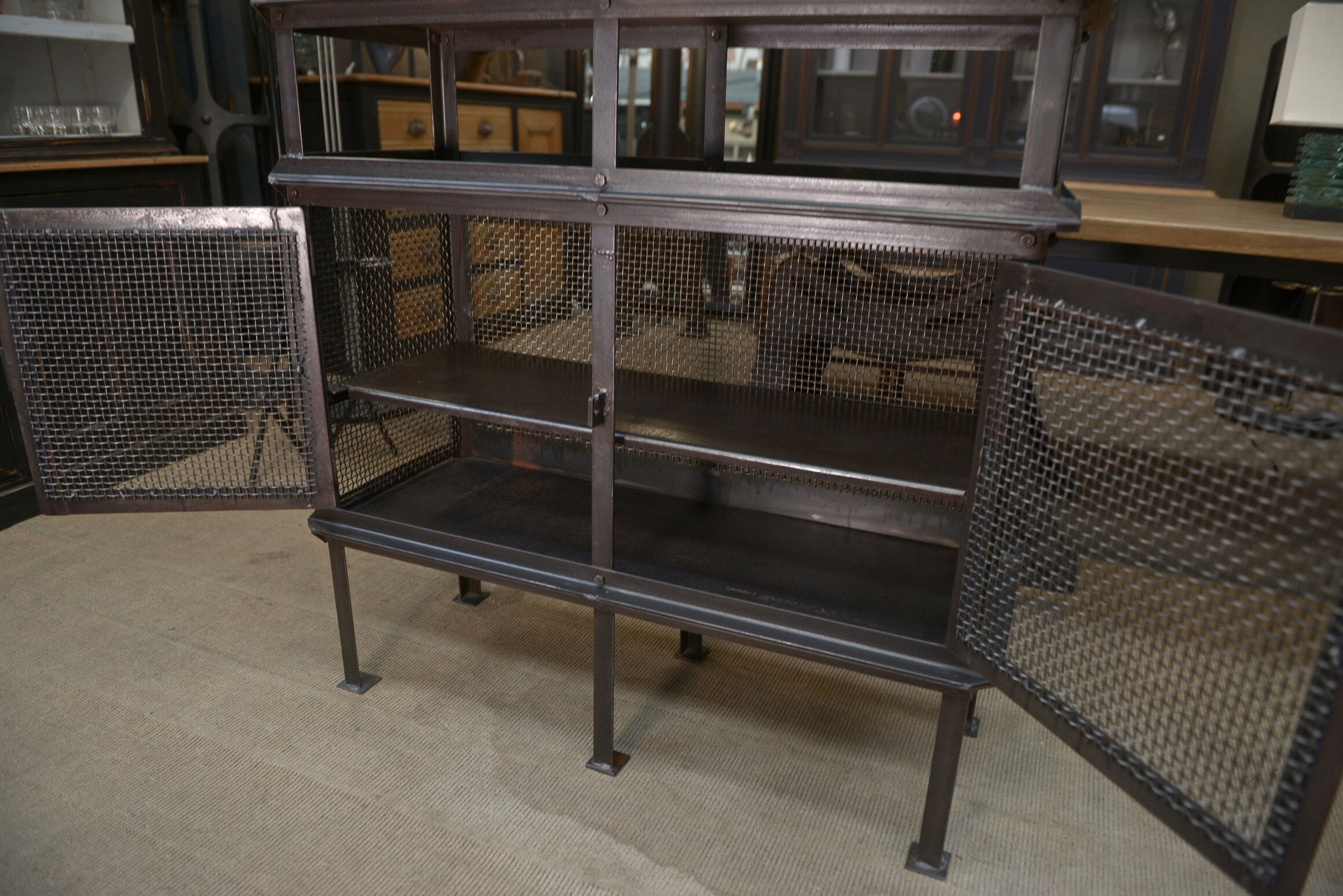 Metal mesh furniture SNCF 1940