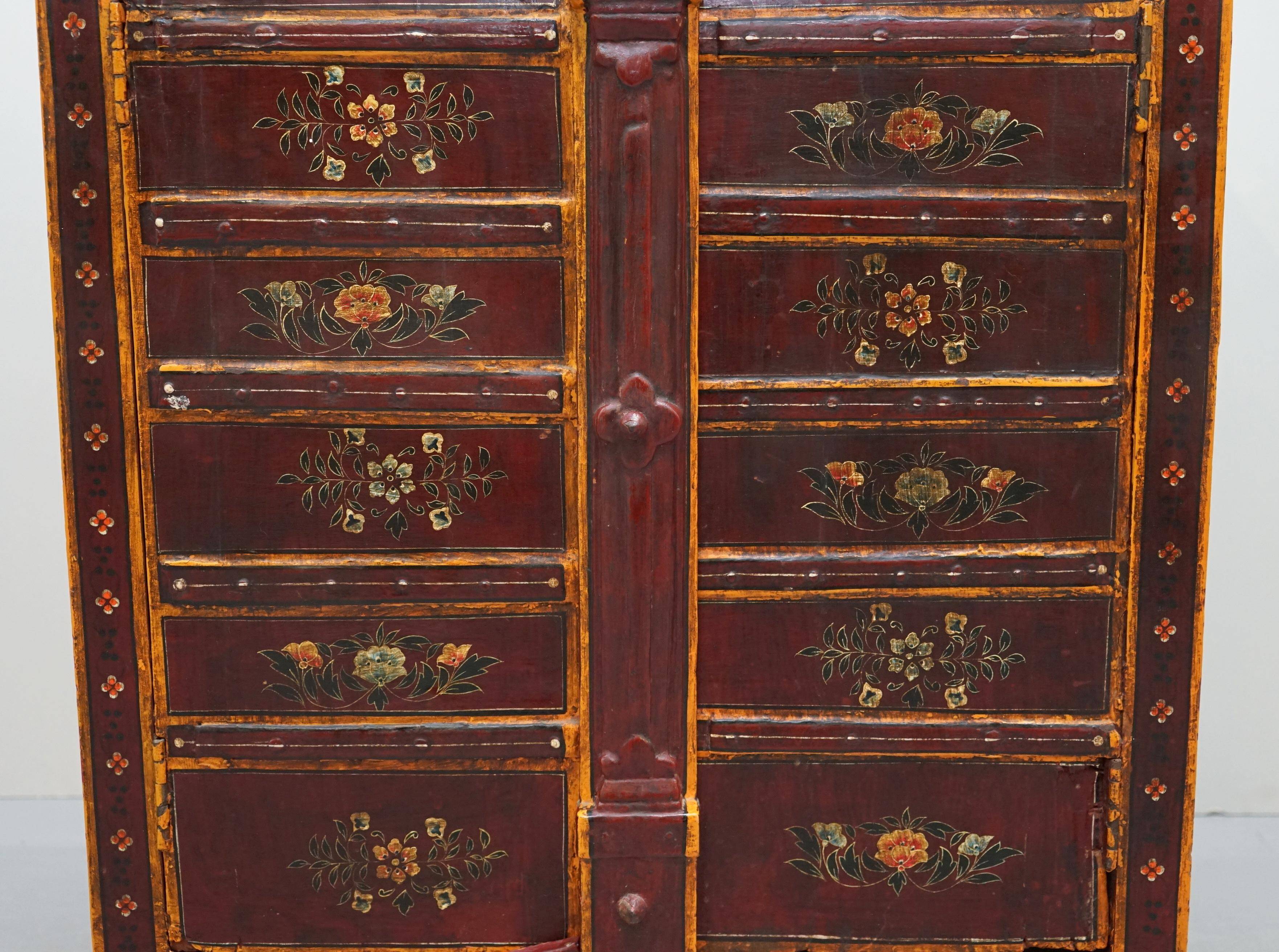 Buffet latéral peint à la main oriental circa 1900