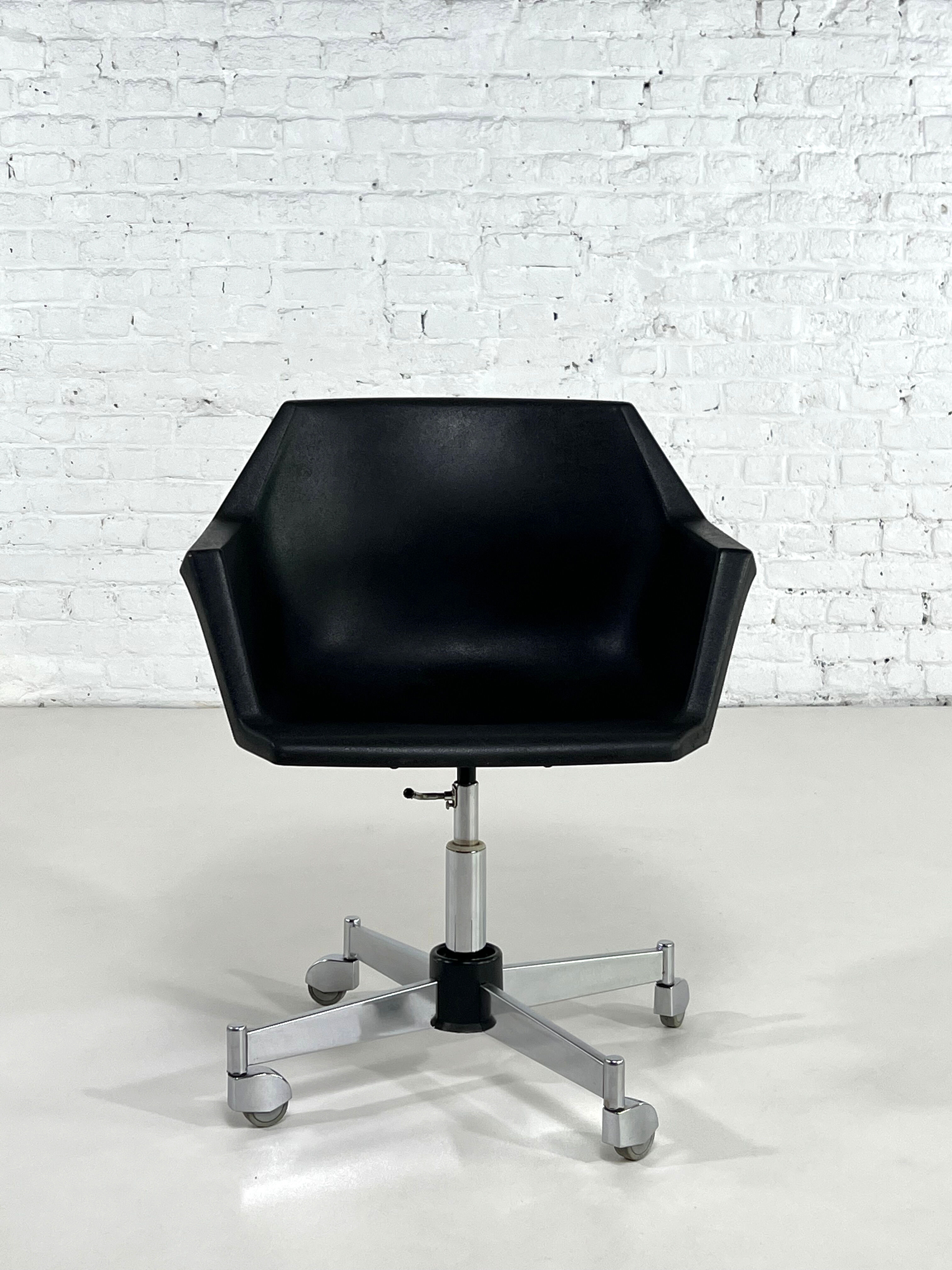 Office chair 70s Golf model by JP Emonds Alt for Meurop