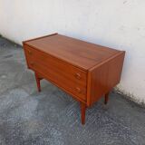 Scandinavian chest of drawers