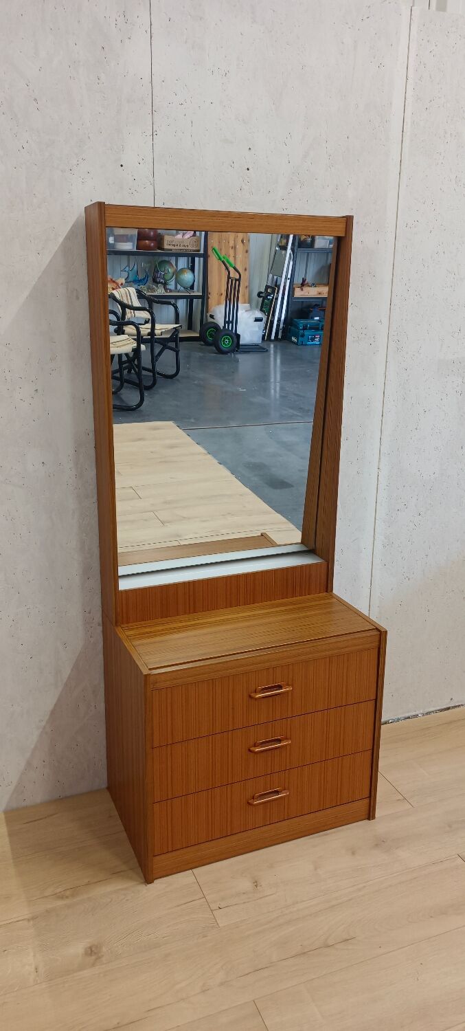 Hairdresser, chest of drawers, 1960