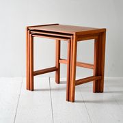 Ensemble de 3 tables gigognes scandinaves vintage en teck