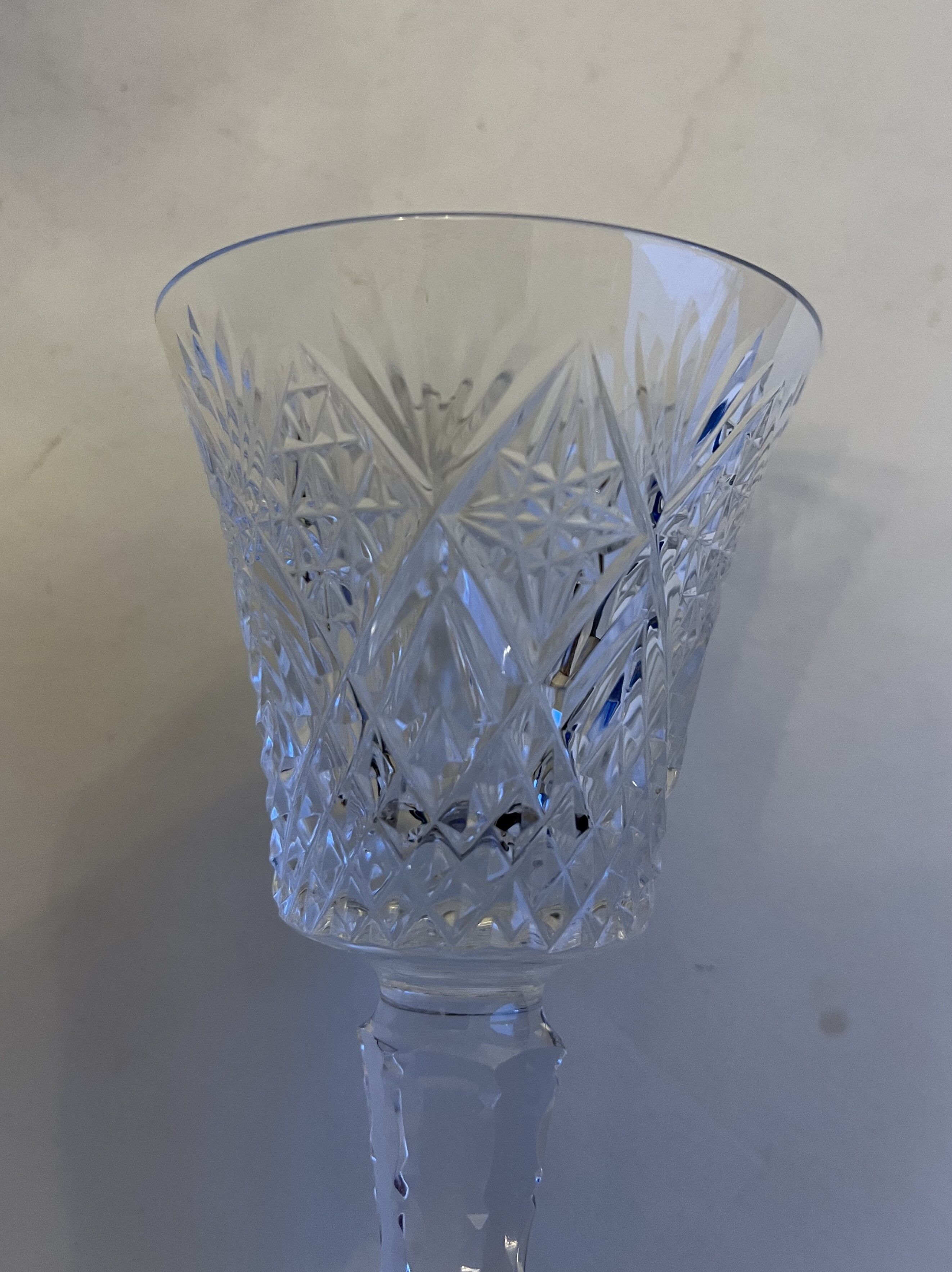6 verres à eau en cristal taillé