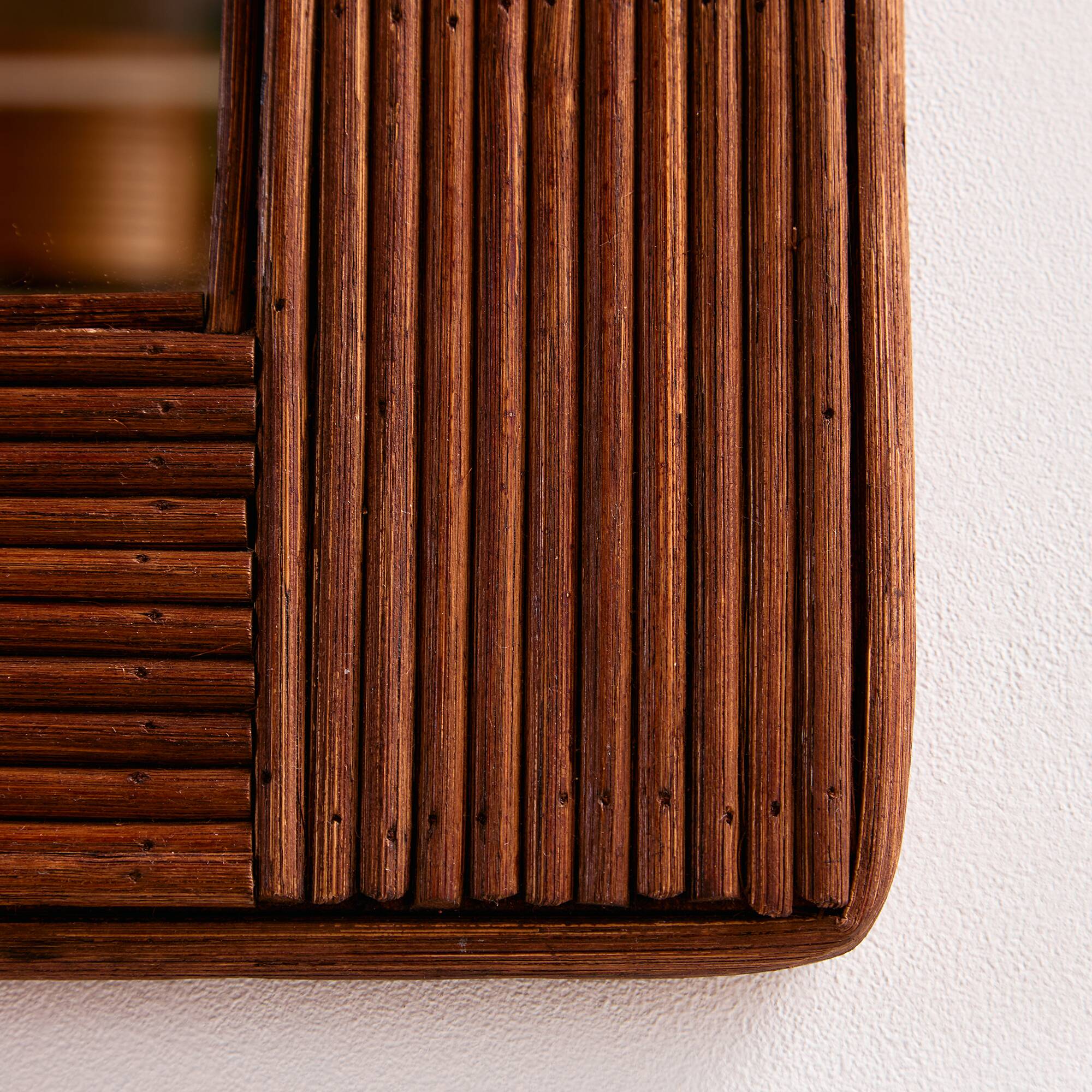 Miroir encadré de canne