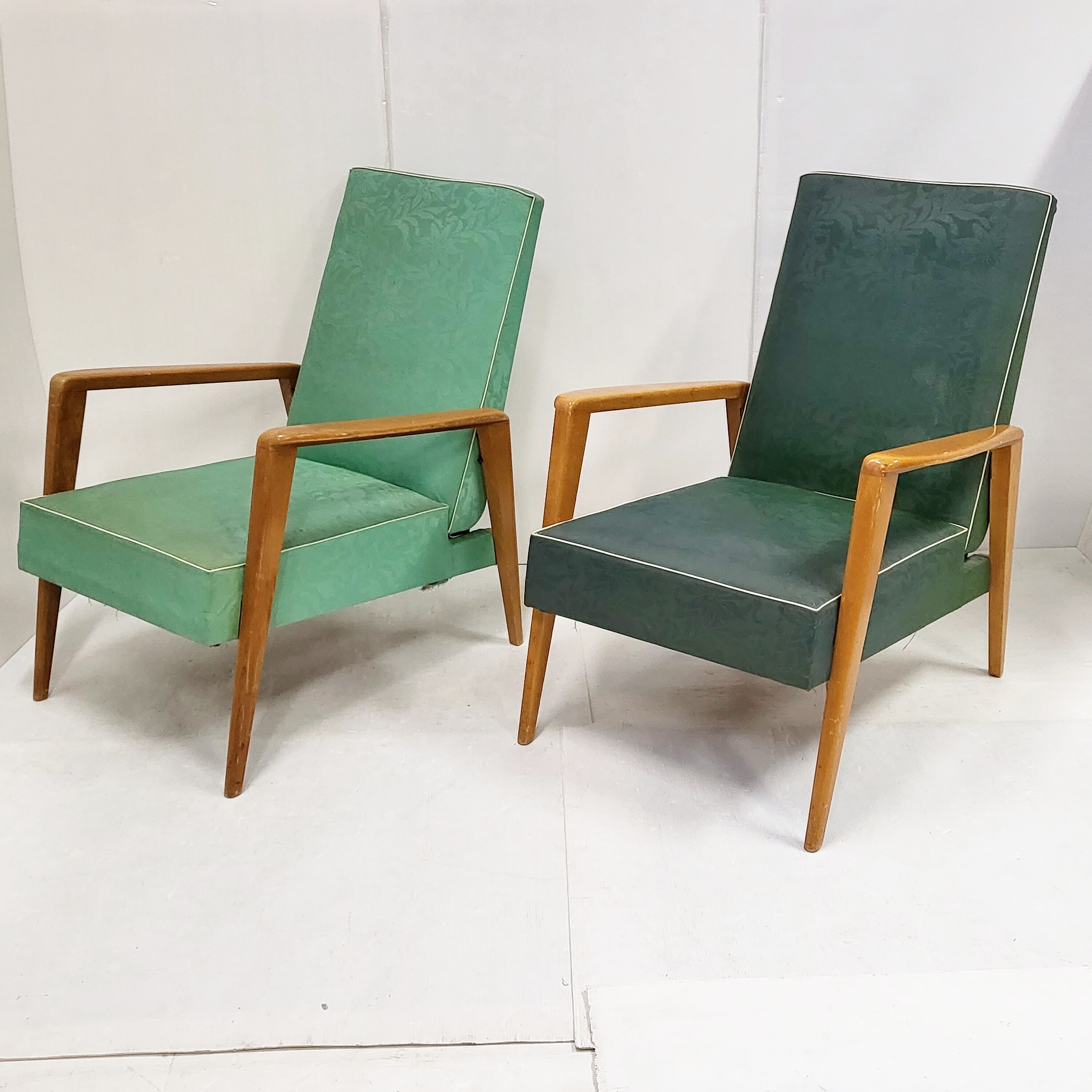 Pair of armchairs 1950 vintage reclining backrest
