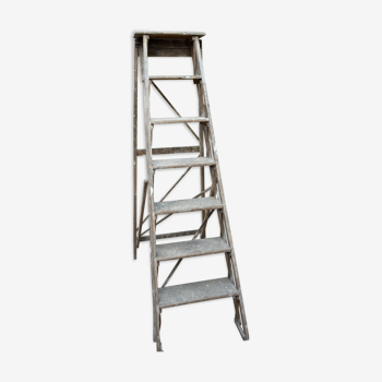 Wooden painter's stepladder