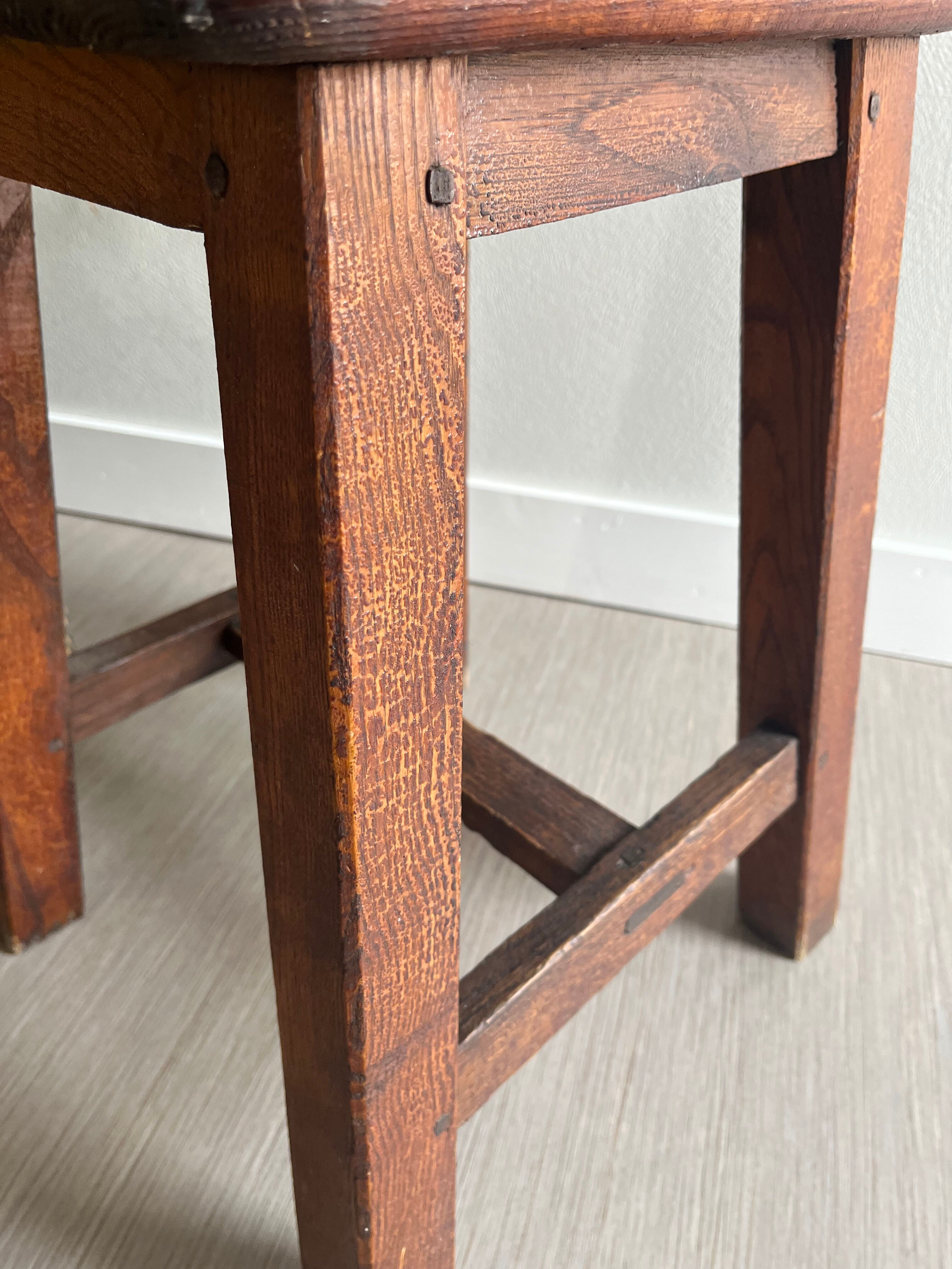 Tabouret d’atelier en bois