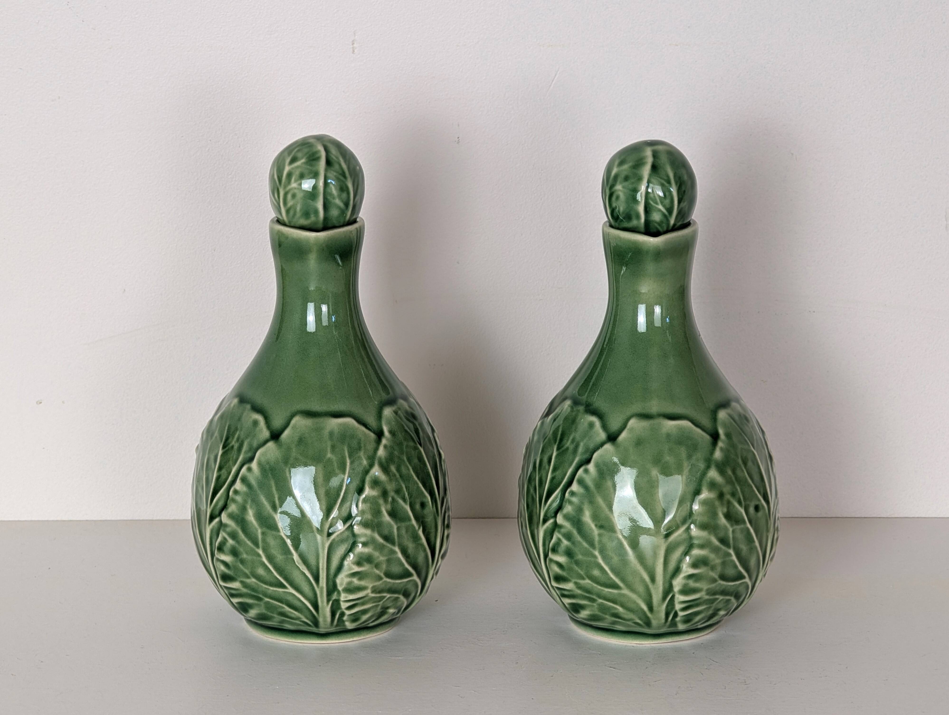 "Cabbage" oil and vinegar cruet