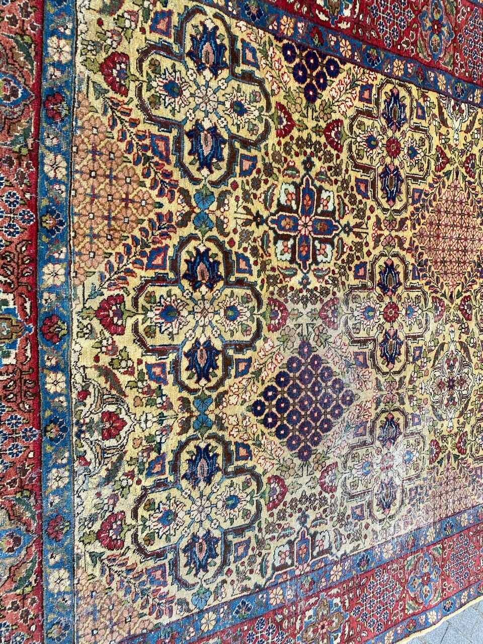 Large ancient Persian carpet Tabriz 240x320 cm