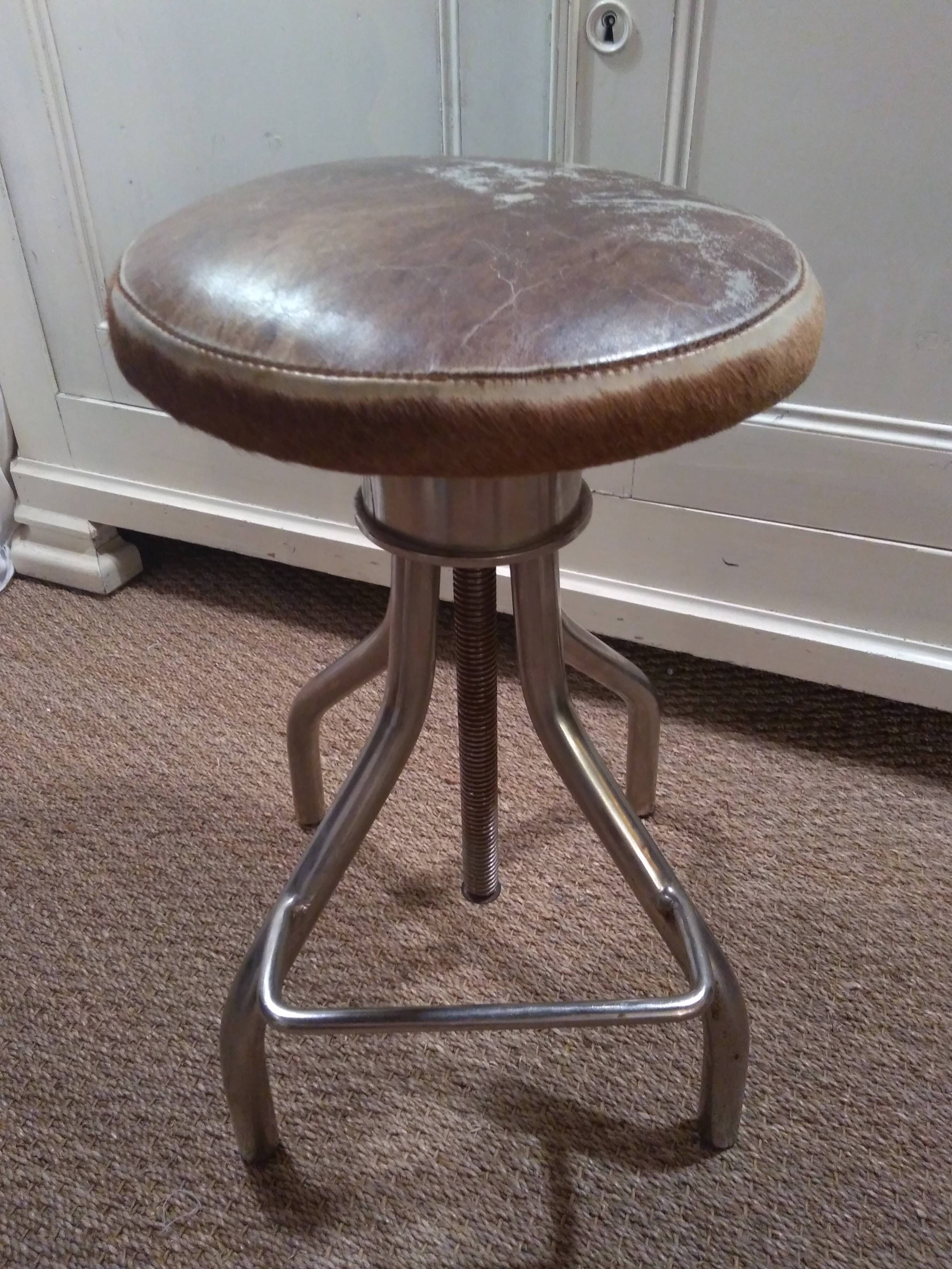 Adjustable leather seating workshop stool
