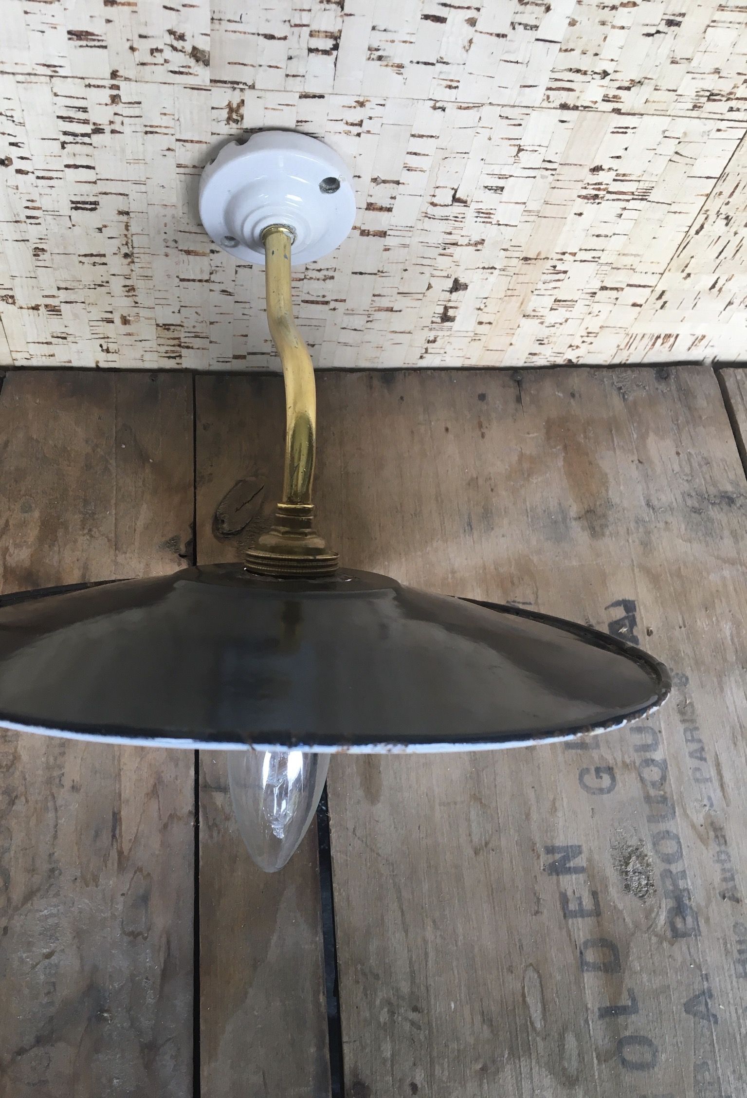 Wall light enamelled sheet metal patty on swan collar and porcelain rosette