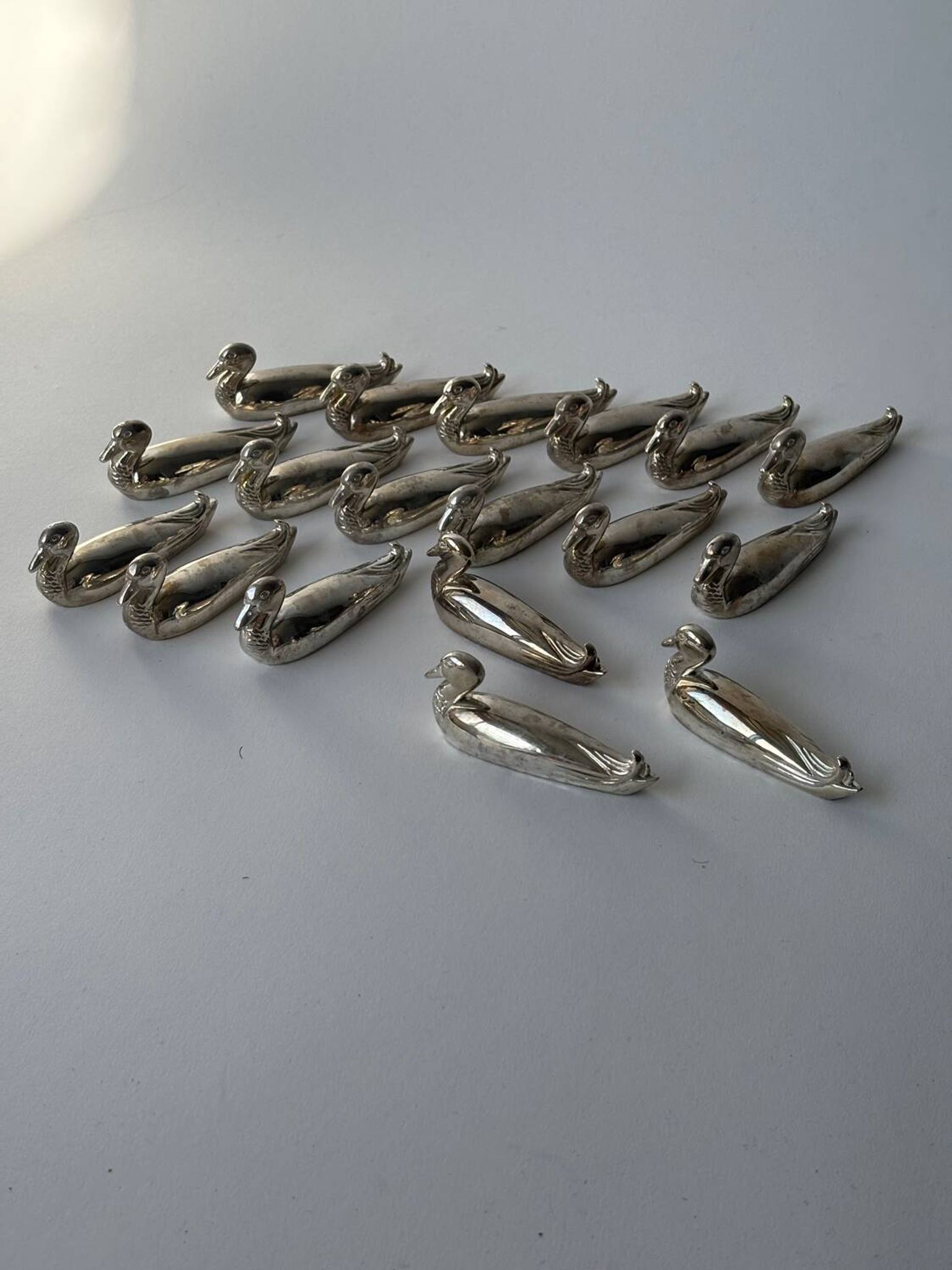 18 porte-couteaux en métal Canard