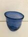 Vase en verre soufflé bleu à bulles, forme libre–Murano circa 1970