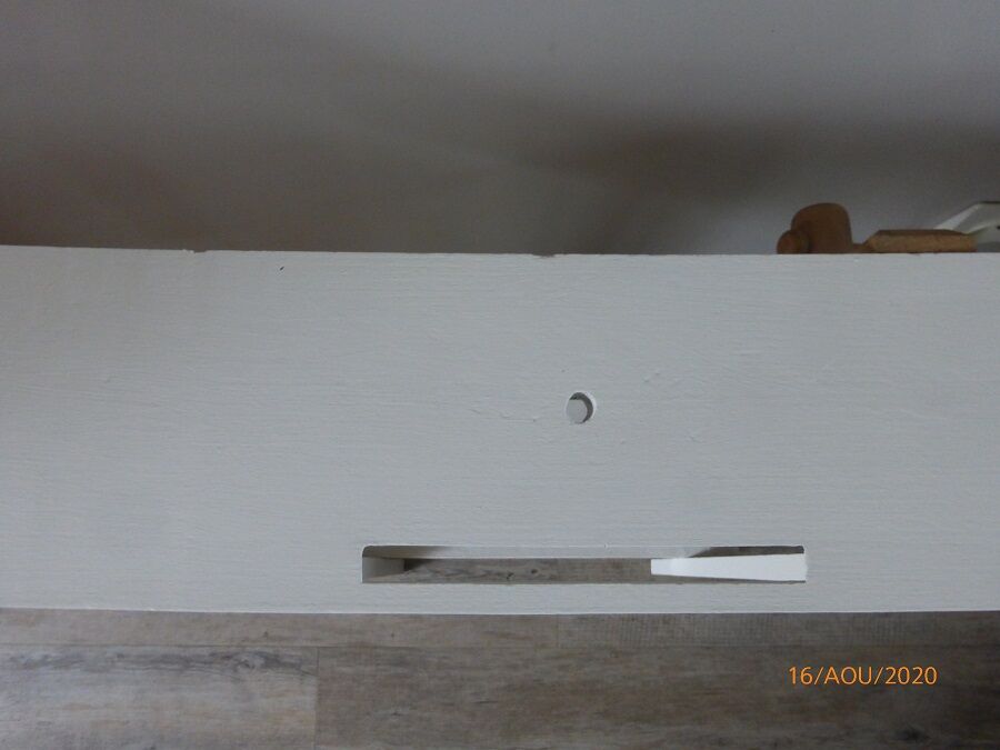 Etabli d'enfant avec ses outils
