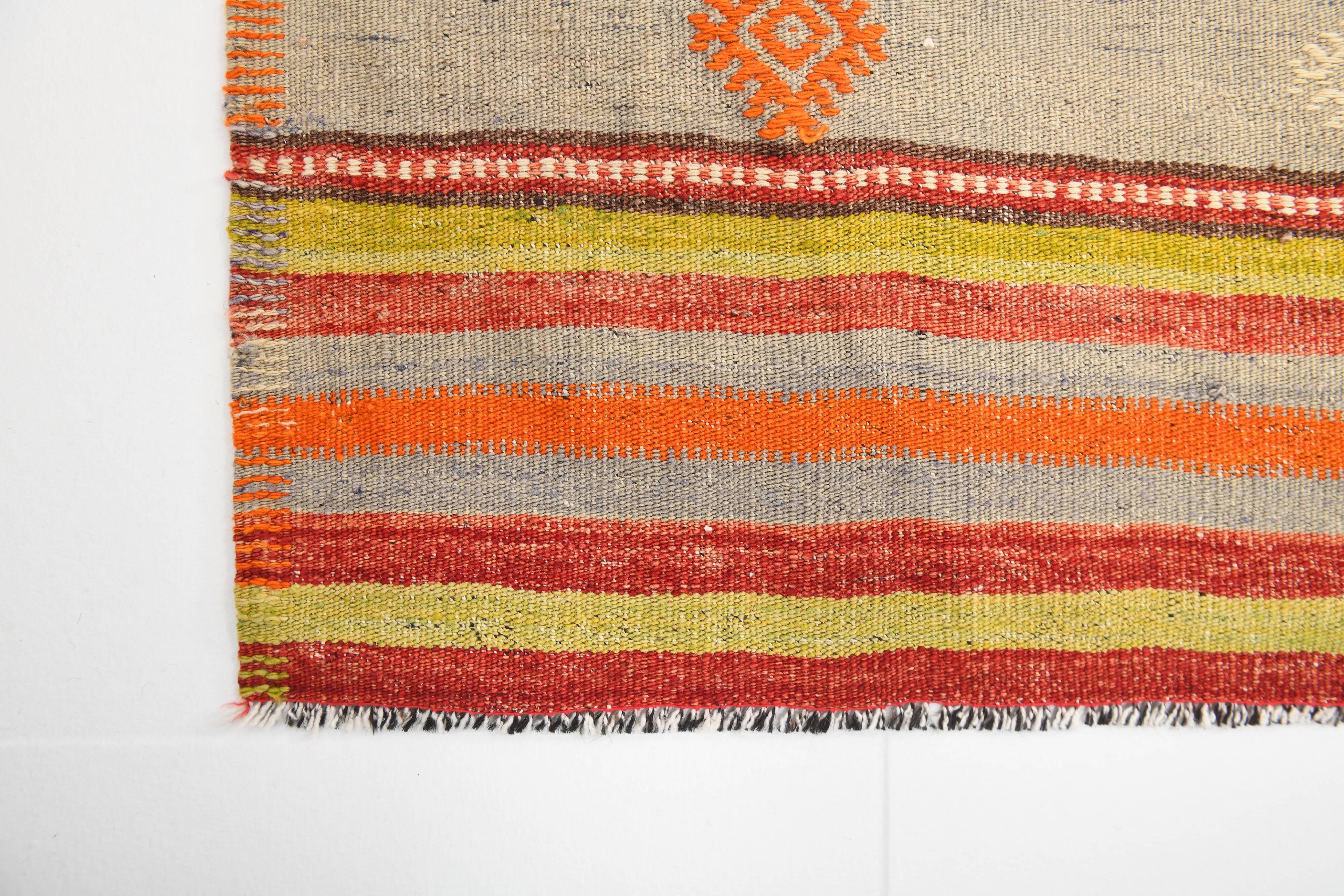 Tapis kilim bohème multicolore – pièce unique faite main, Style folklorique