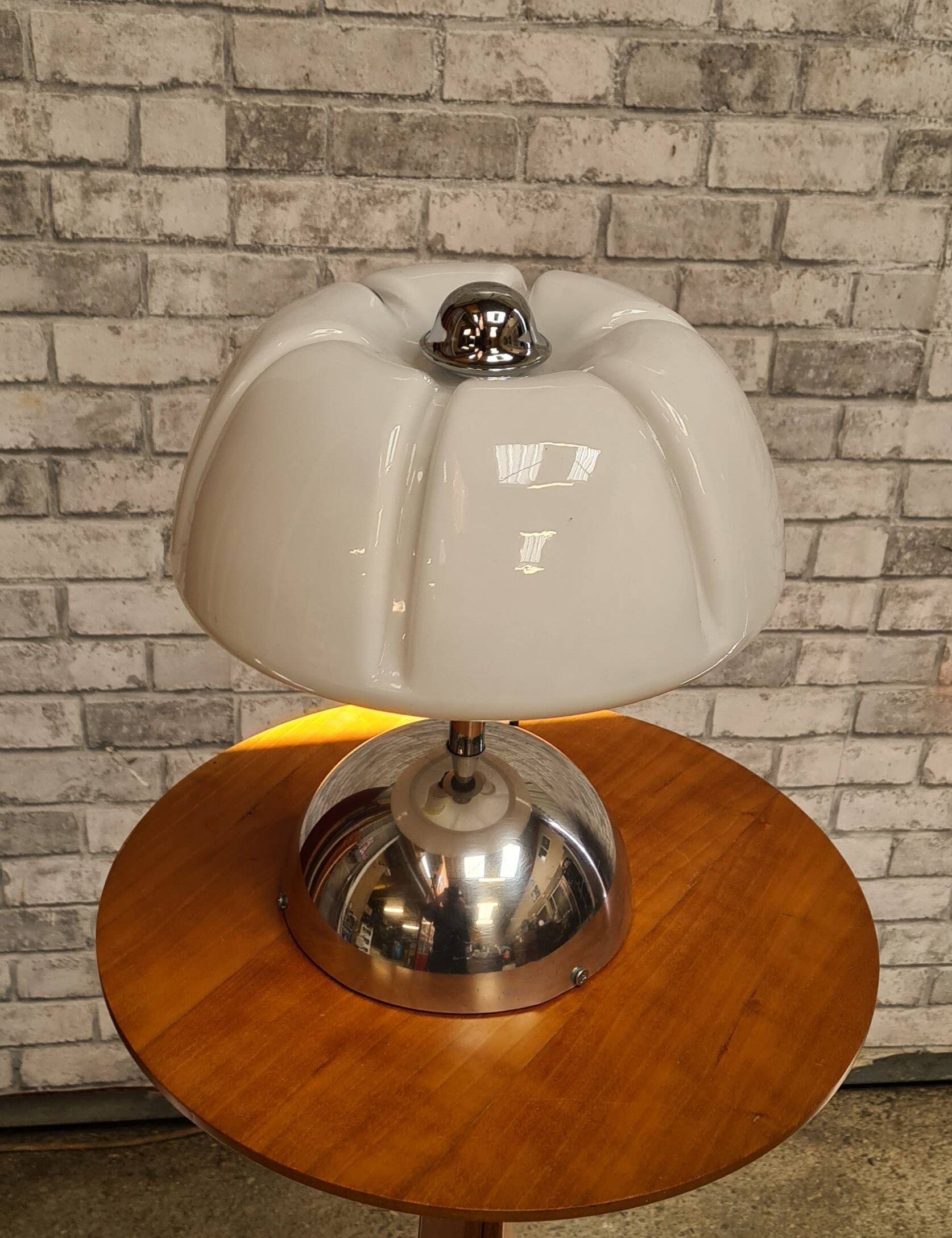 Italian lamp 1960 70 aluminum and opaline 40x30