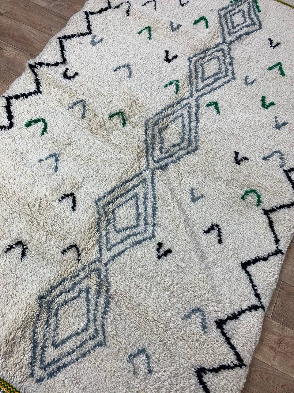 Handmade Moroccan Berber rug 250 X 158 CM
