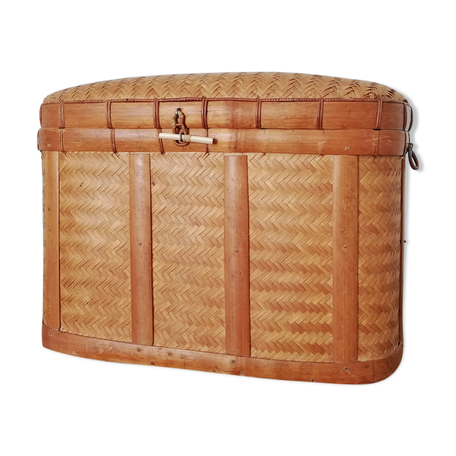 Braided wicker basket