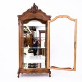 Vaisselier en noyer, porte en miroir, France vers 1900