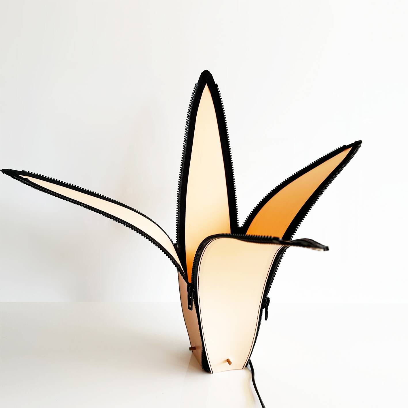 Large vintage PopArt zipped lamp. Italy, 1980s.