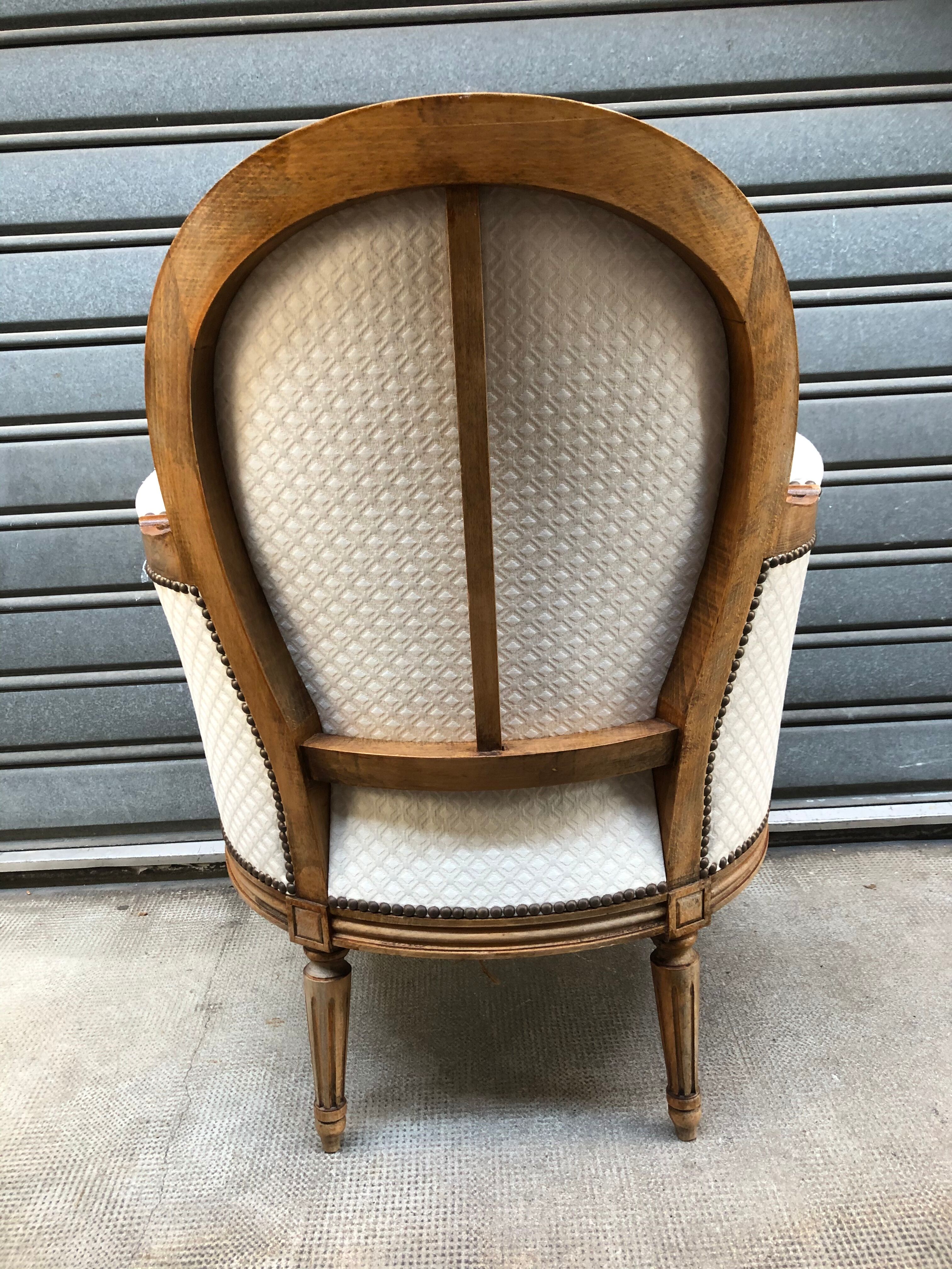 Pair of Louis XVI-style shepherdesses