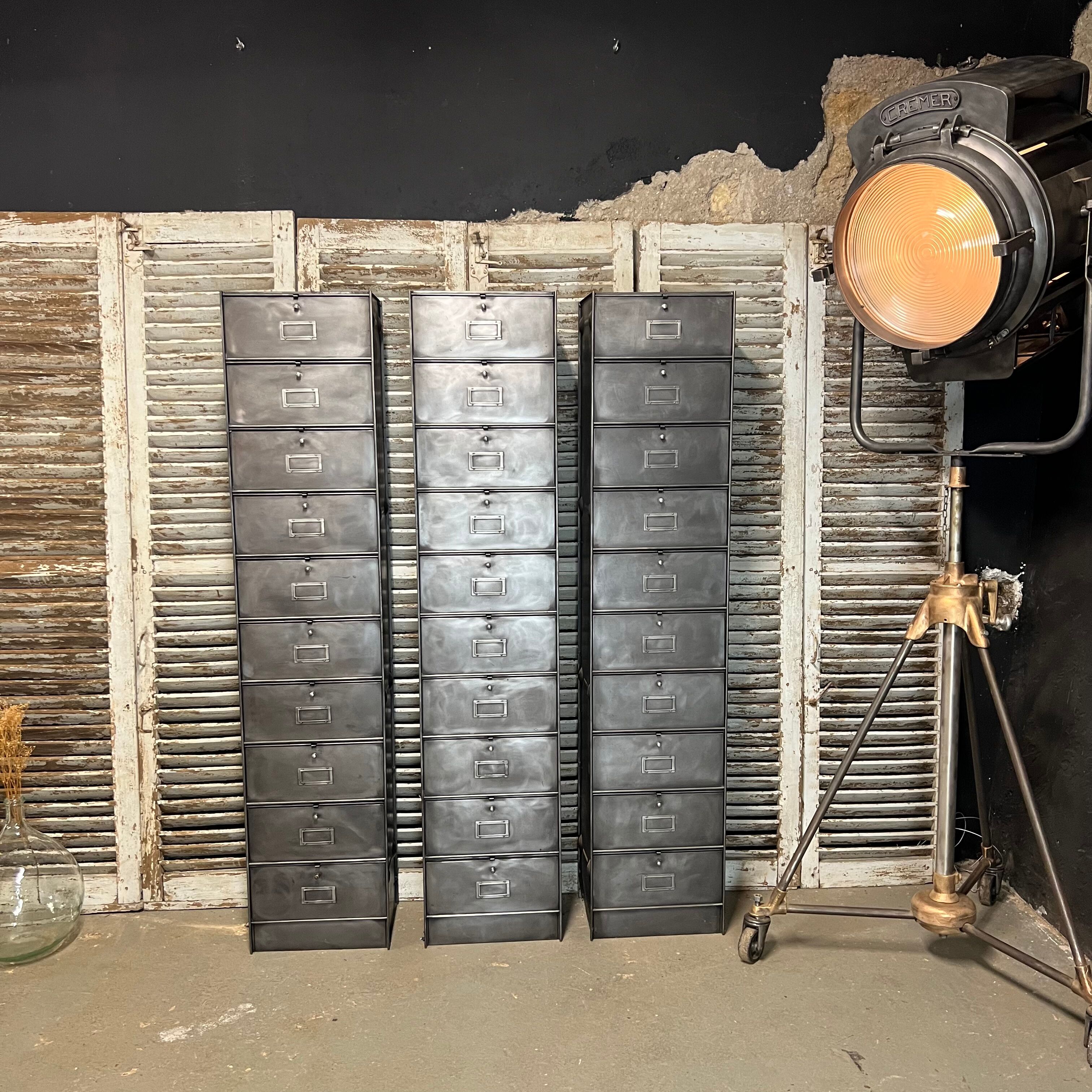 Industrial clamshell furniture, Ronéo 1950