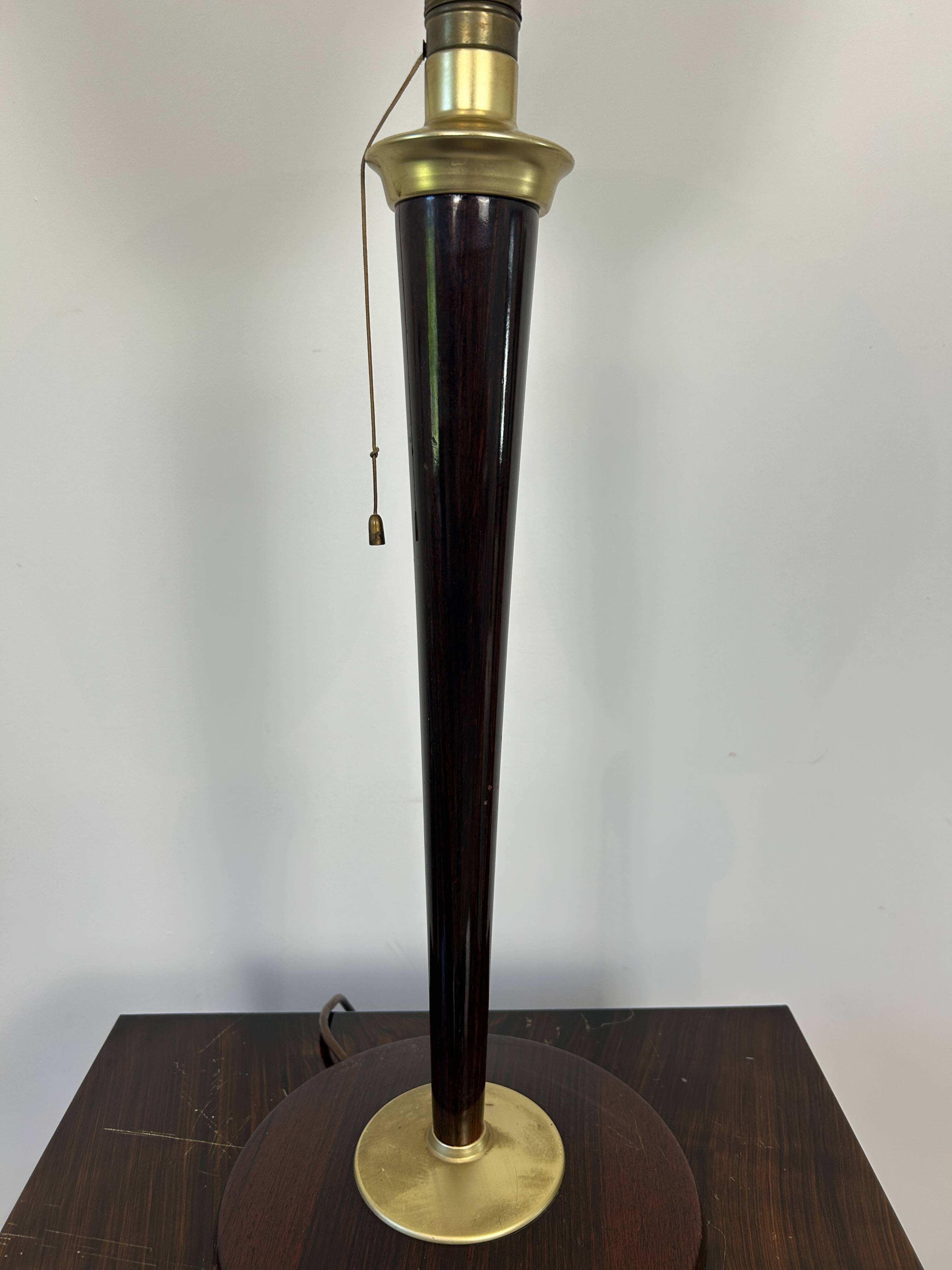 Lampe de bureau mazda de style art deco par lita
