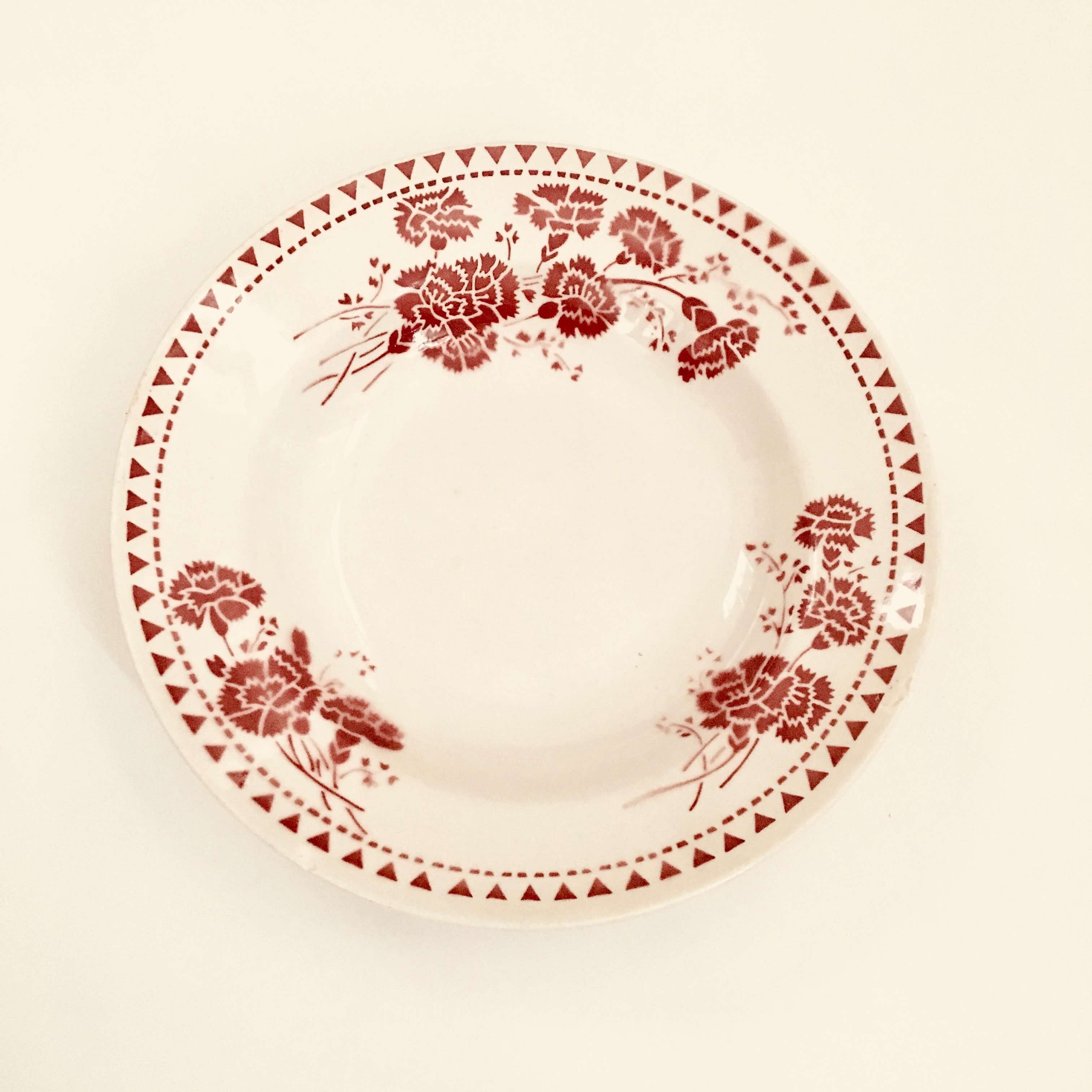 Mismatched hollow plates 1930s