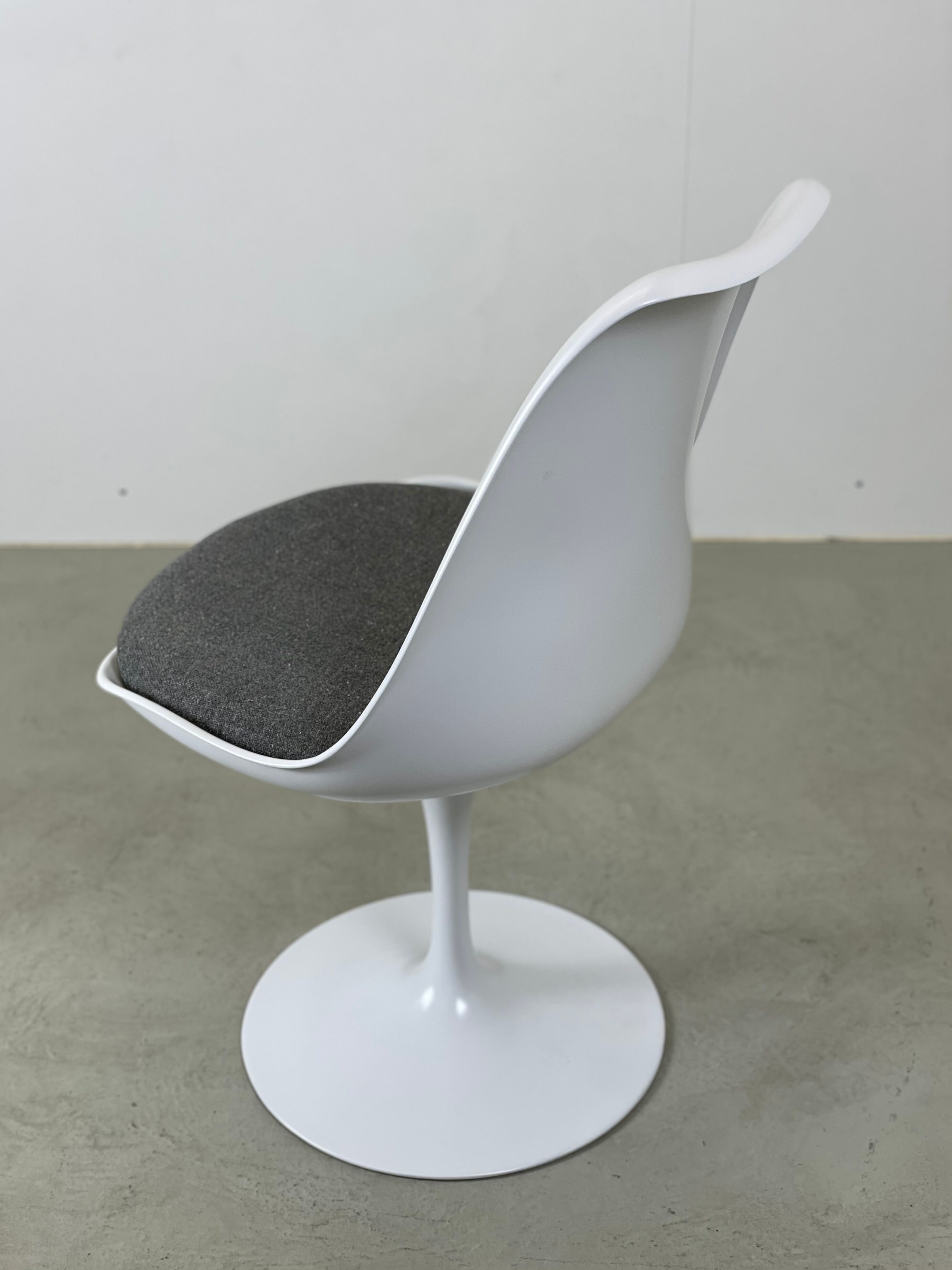 Eero Saarinen tulip chair for Knoll International,  1960