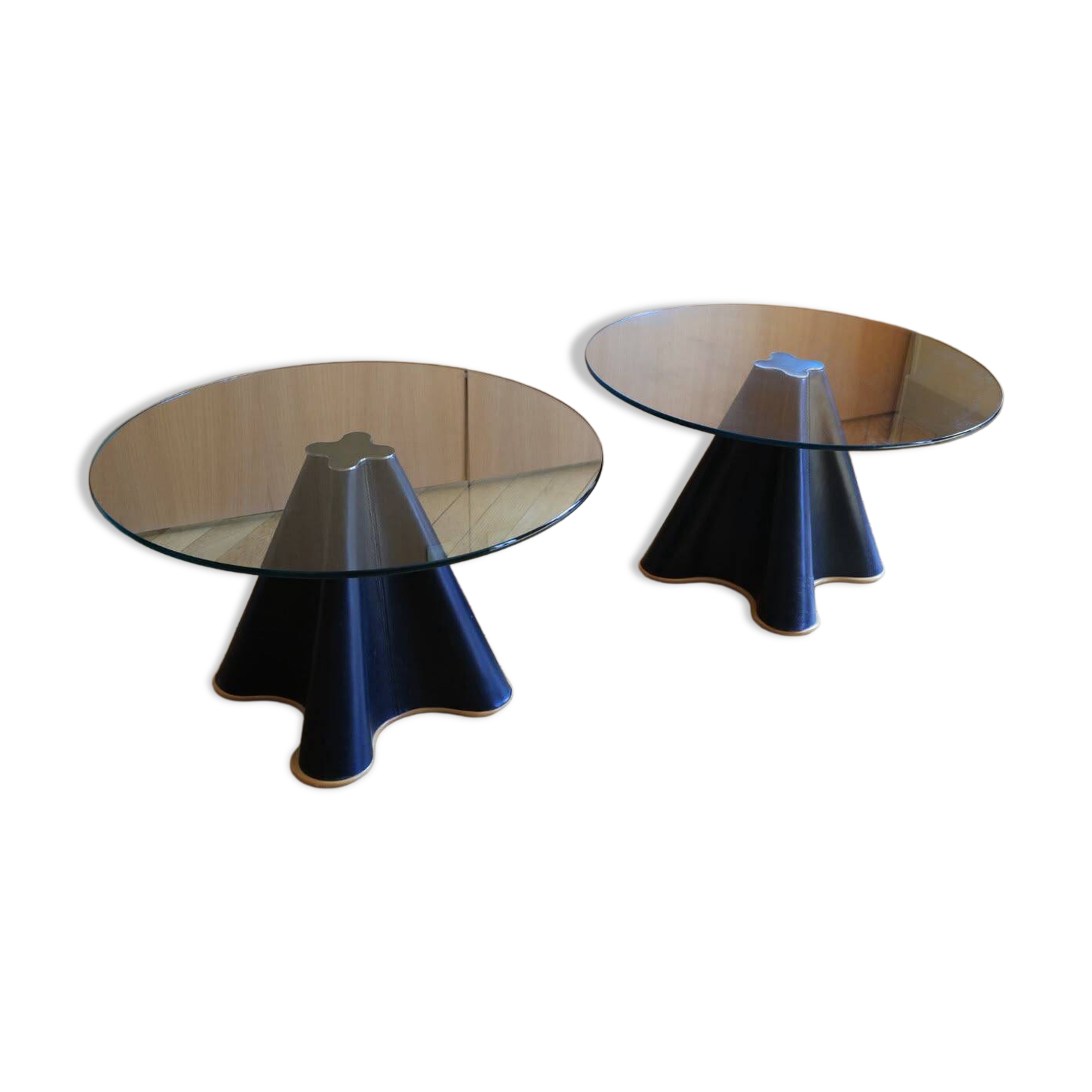 Paire de table d’appoints Trébol par Oscar Tusquets