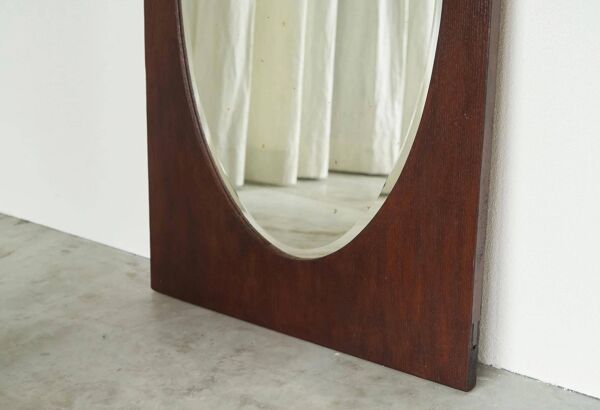 Miroir ovale facetté cadre rectangulaire chêne années 1920