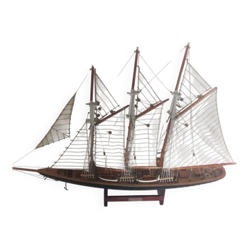 Collection model of the three-masted schooner L'Atlantide.