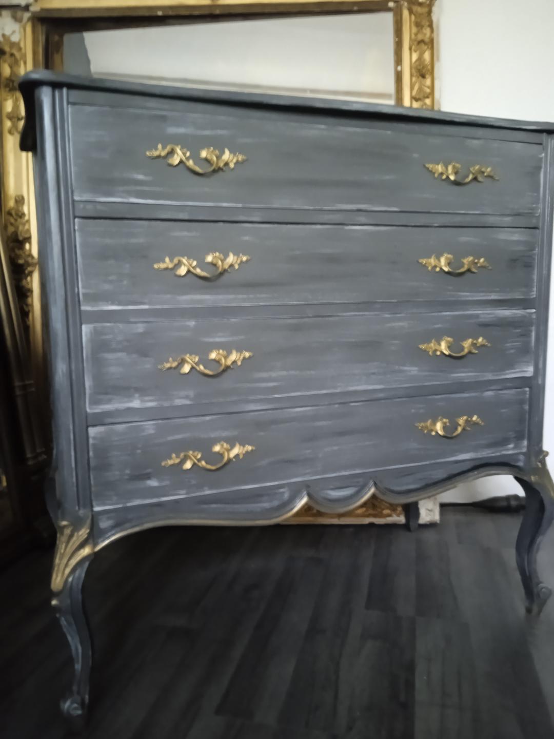 Patinated chest of drawers Louis XV style