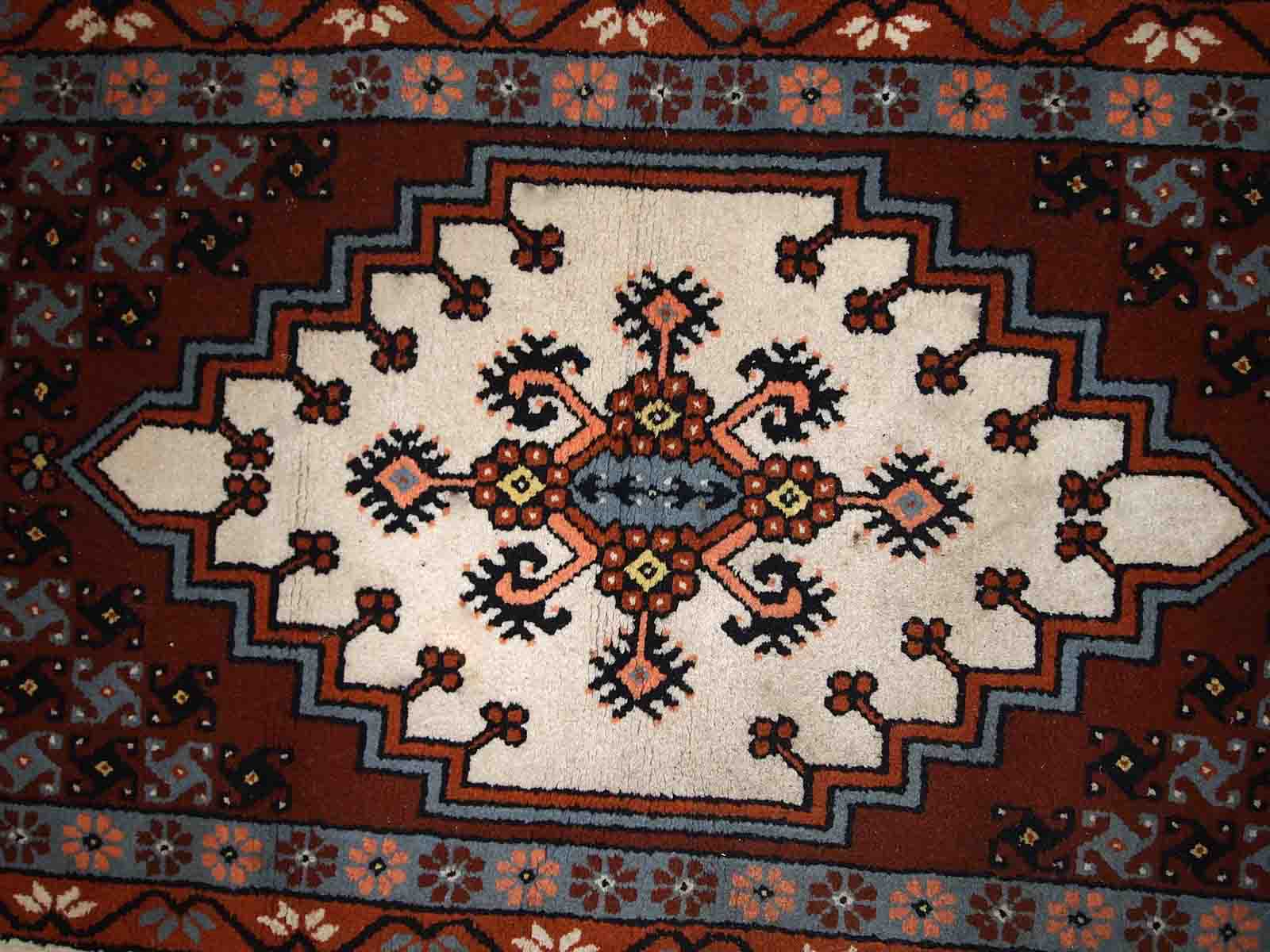 Moroccan vintage carpet berber handmade 81cm x 170cm 1970s, 1c629