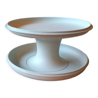 Tupperware pie dish