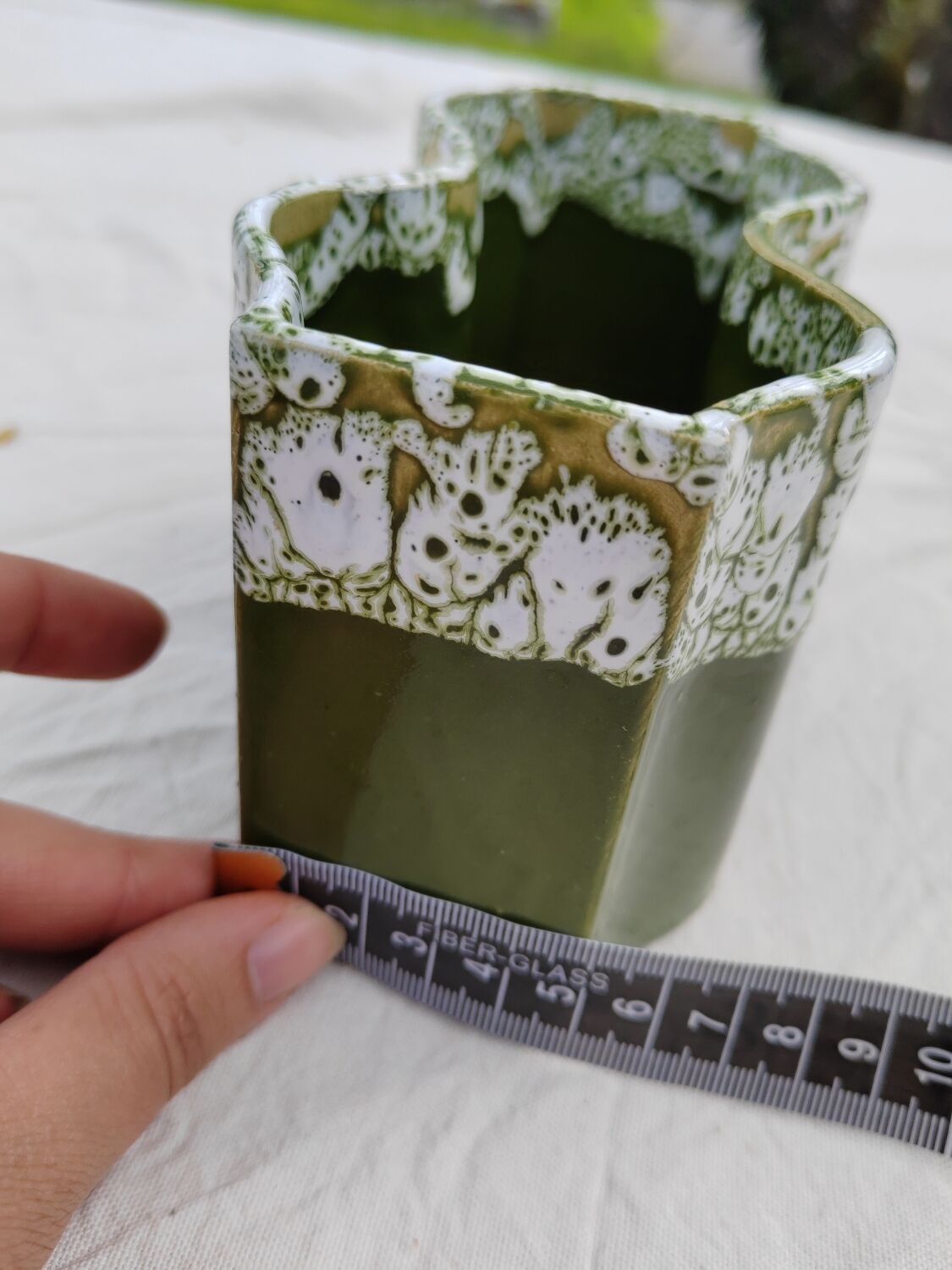 Pot cover in green ceramic original shape
