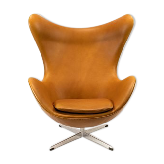 Fauteuil Egg, modèle 3316 conçu par Arne Jacobsen en 1958 et fabriqué par Fritz Hansen.