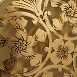Flower motif trivet