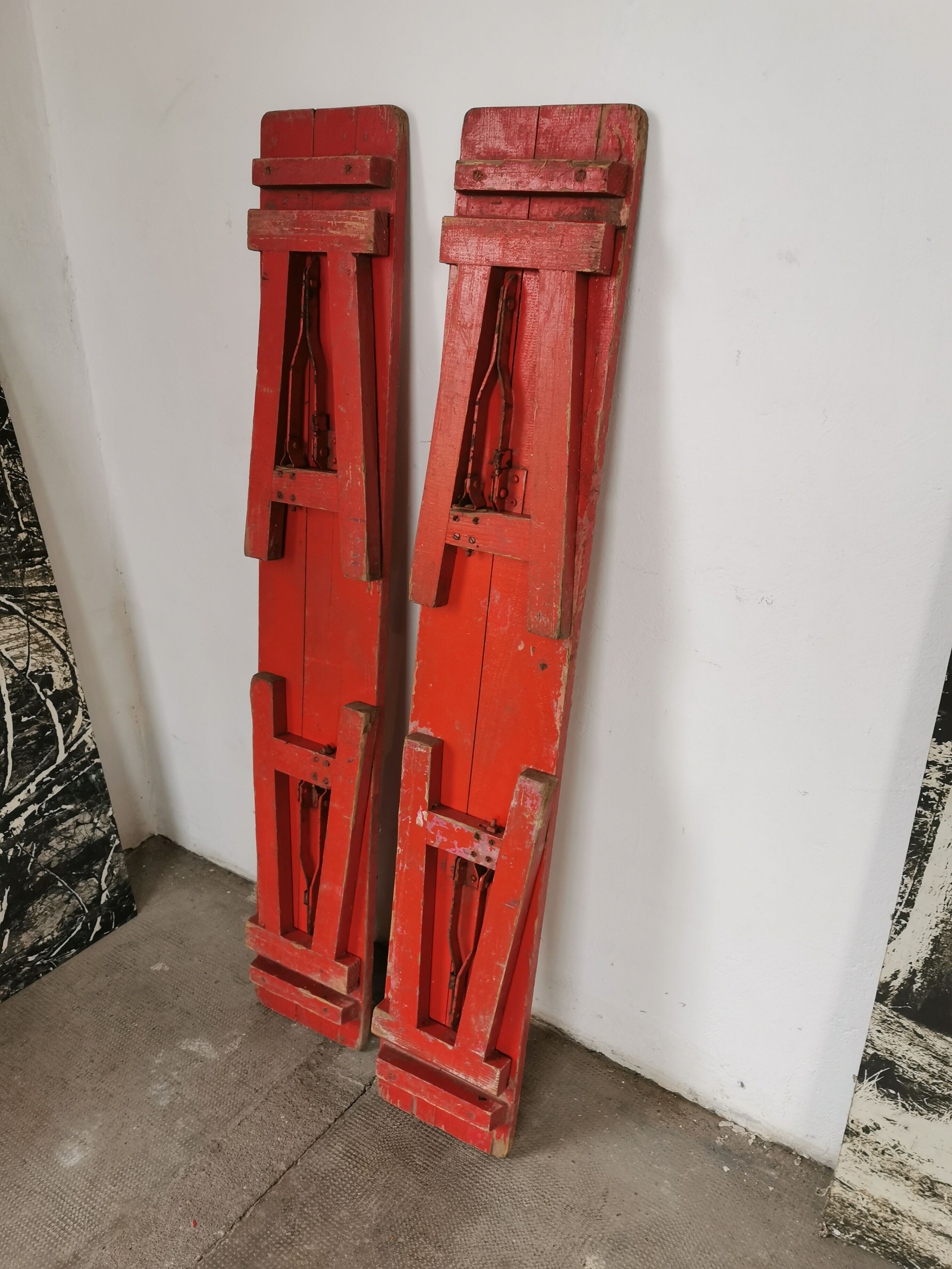 Paire de bancs pliants en bois