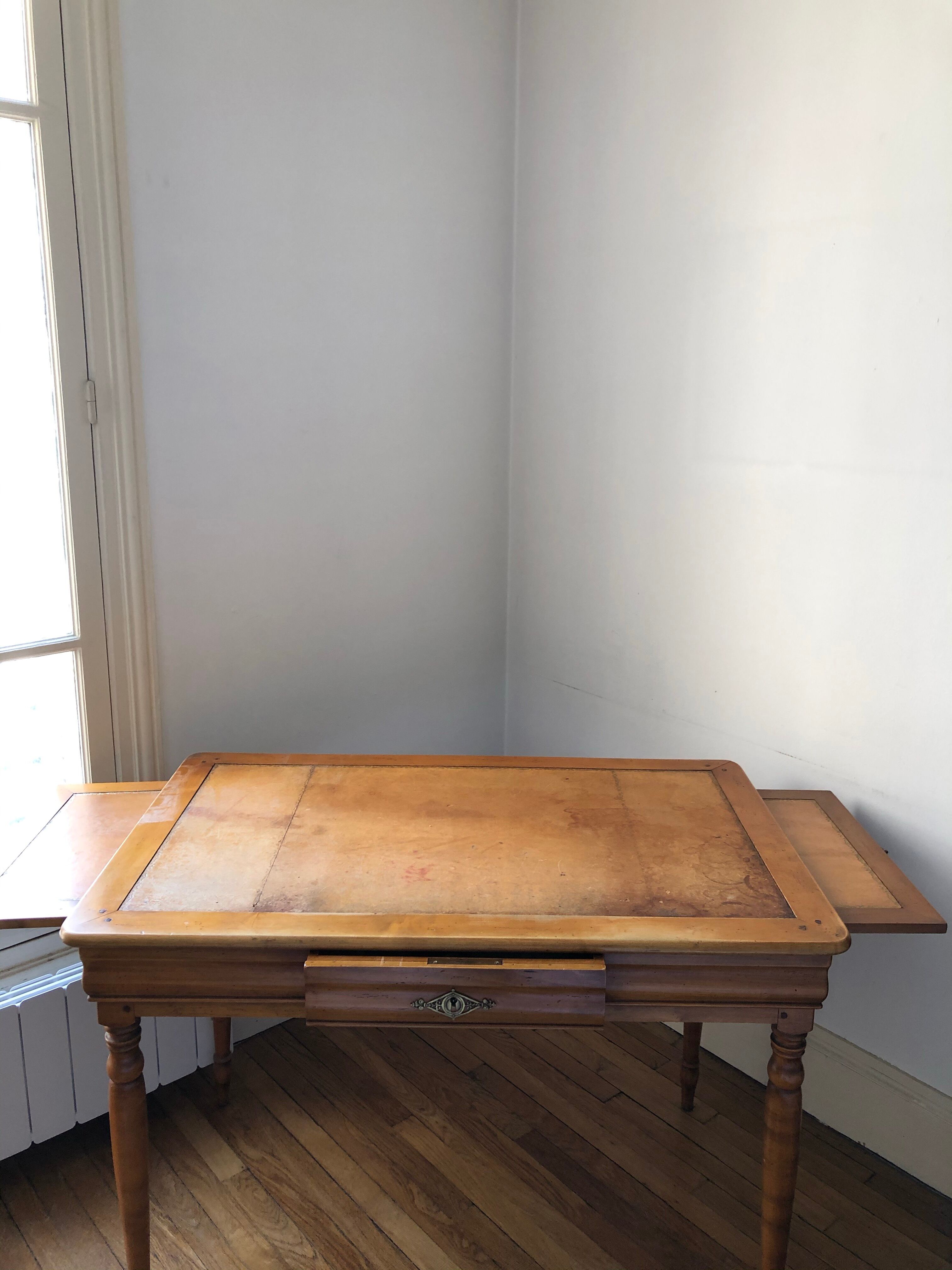 Table extensible en merisier massif