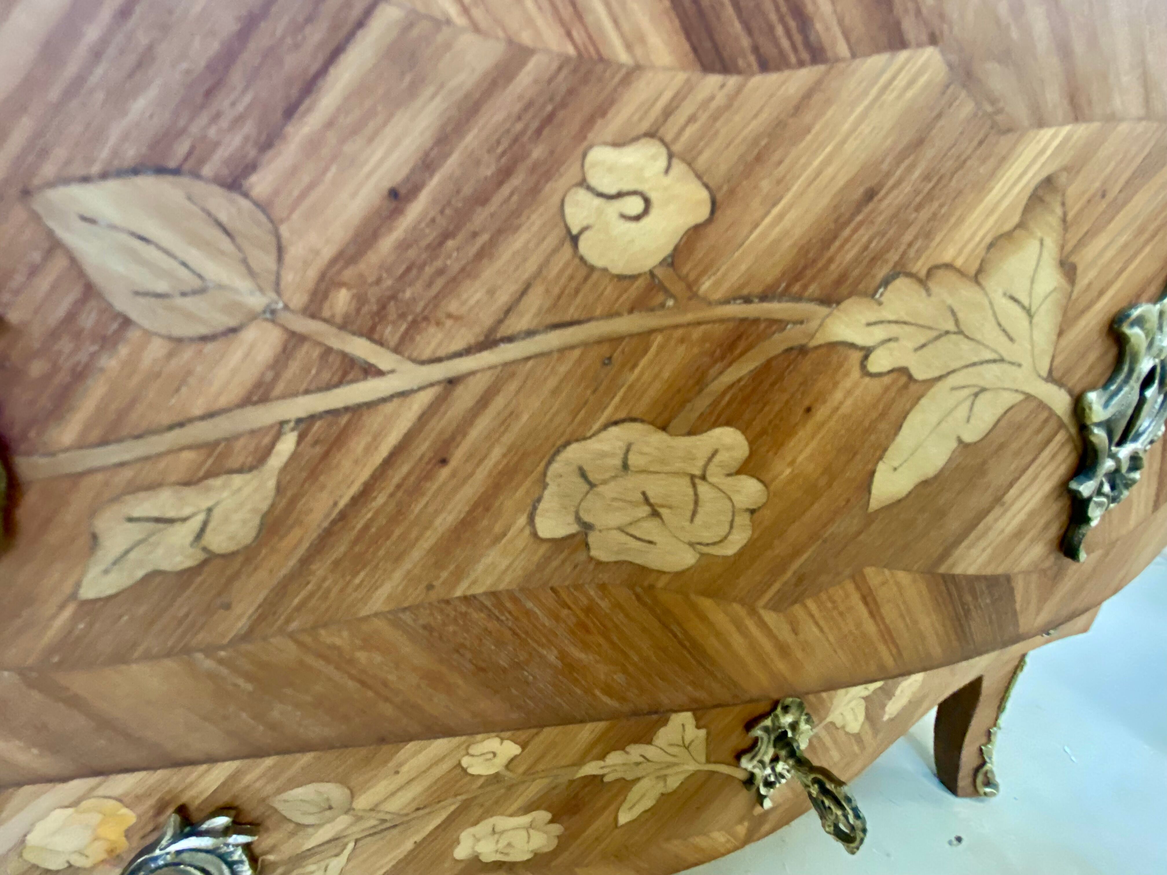 Commode Louis XV Marble top and marquetry