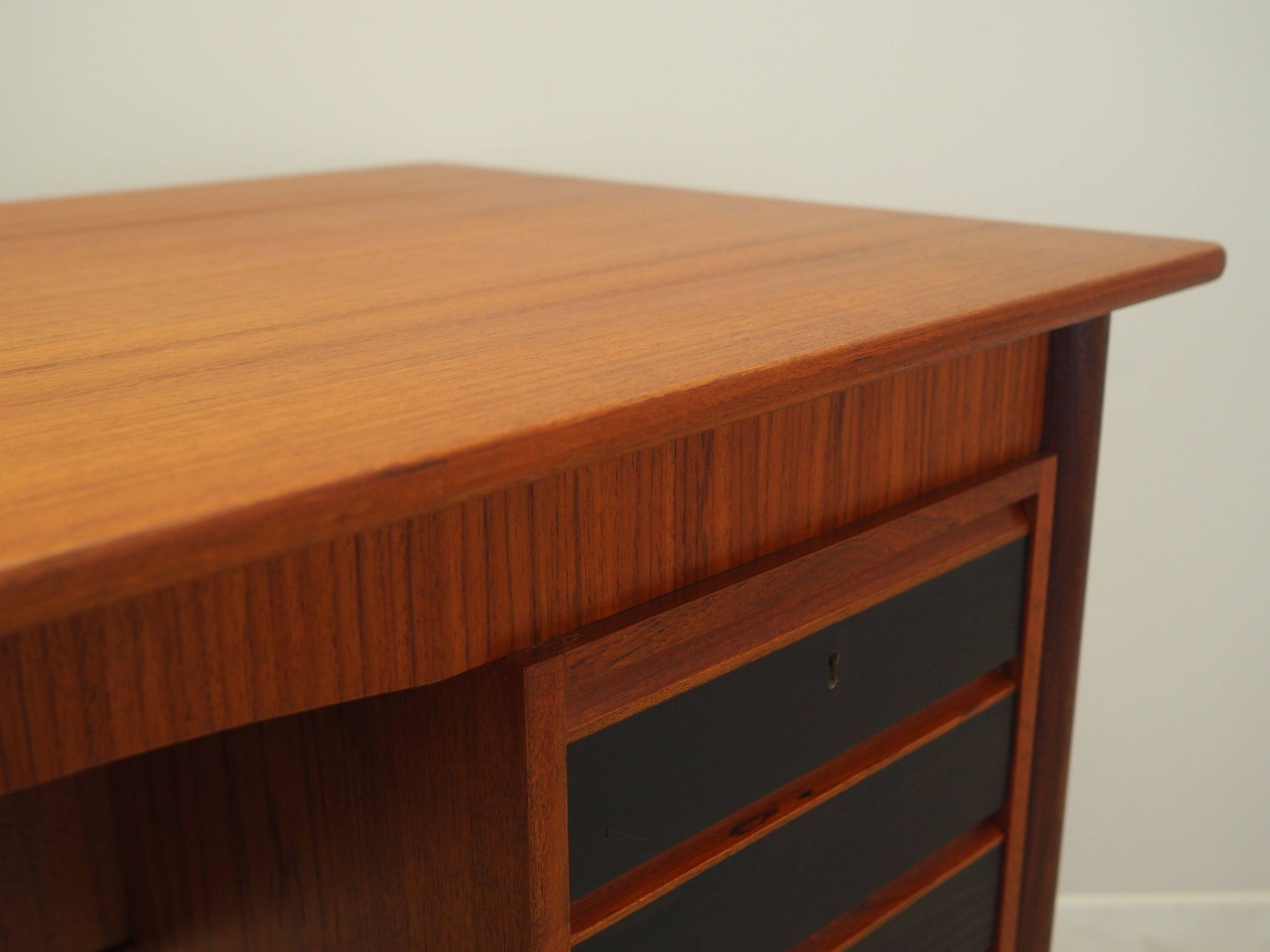 Bureau en teck, design danois, années 1970, production : Danemark
