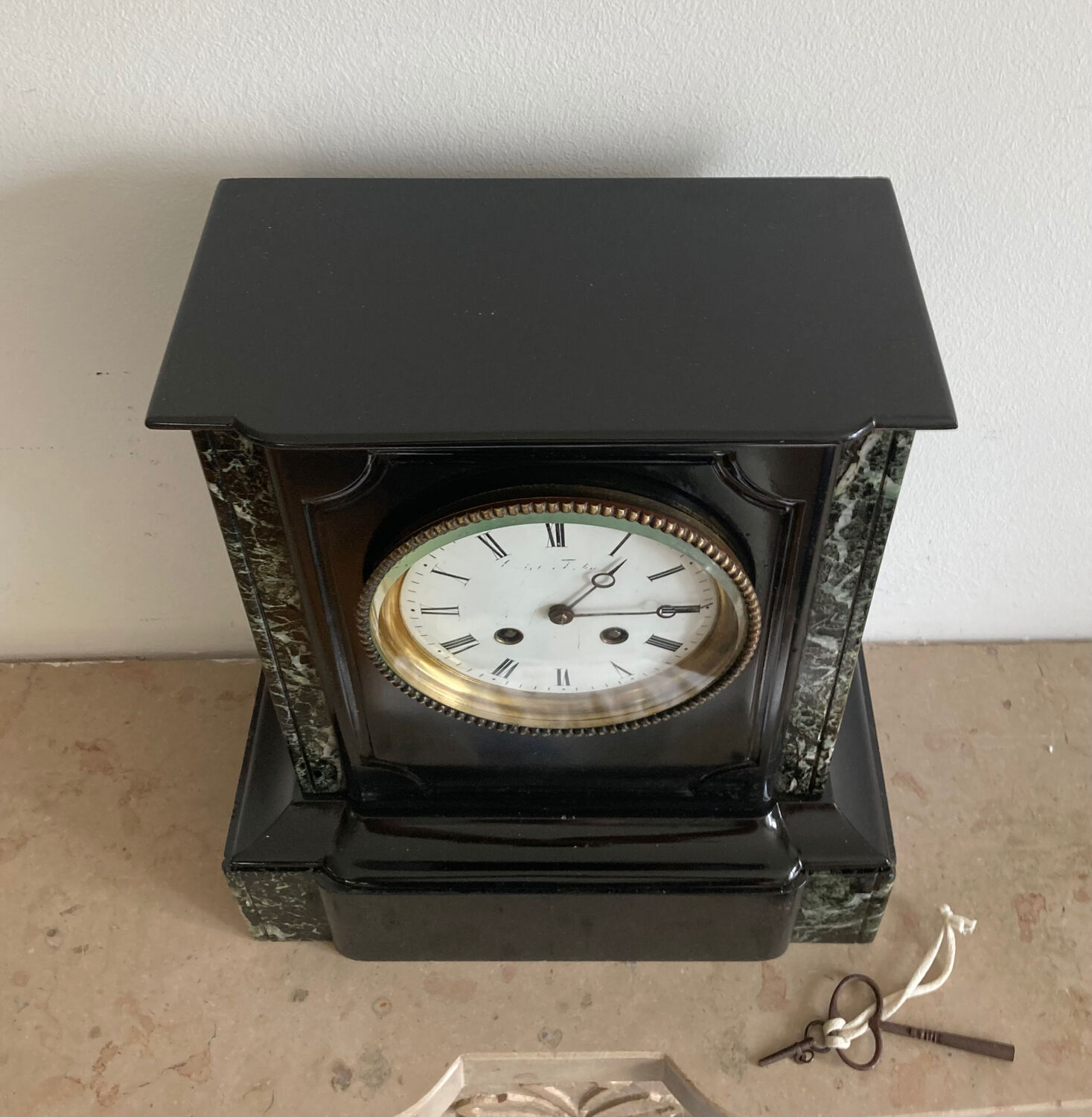 Napoleon III clock in marble and brass nineteenth century