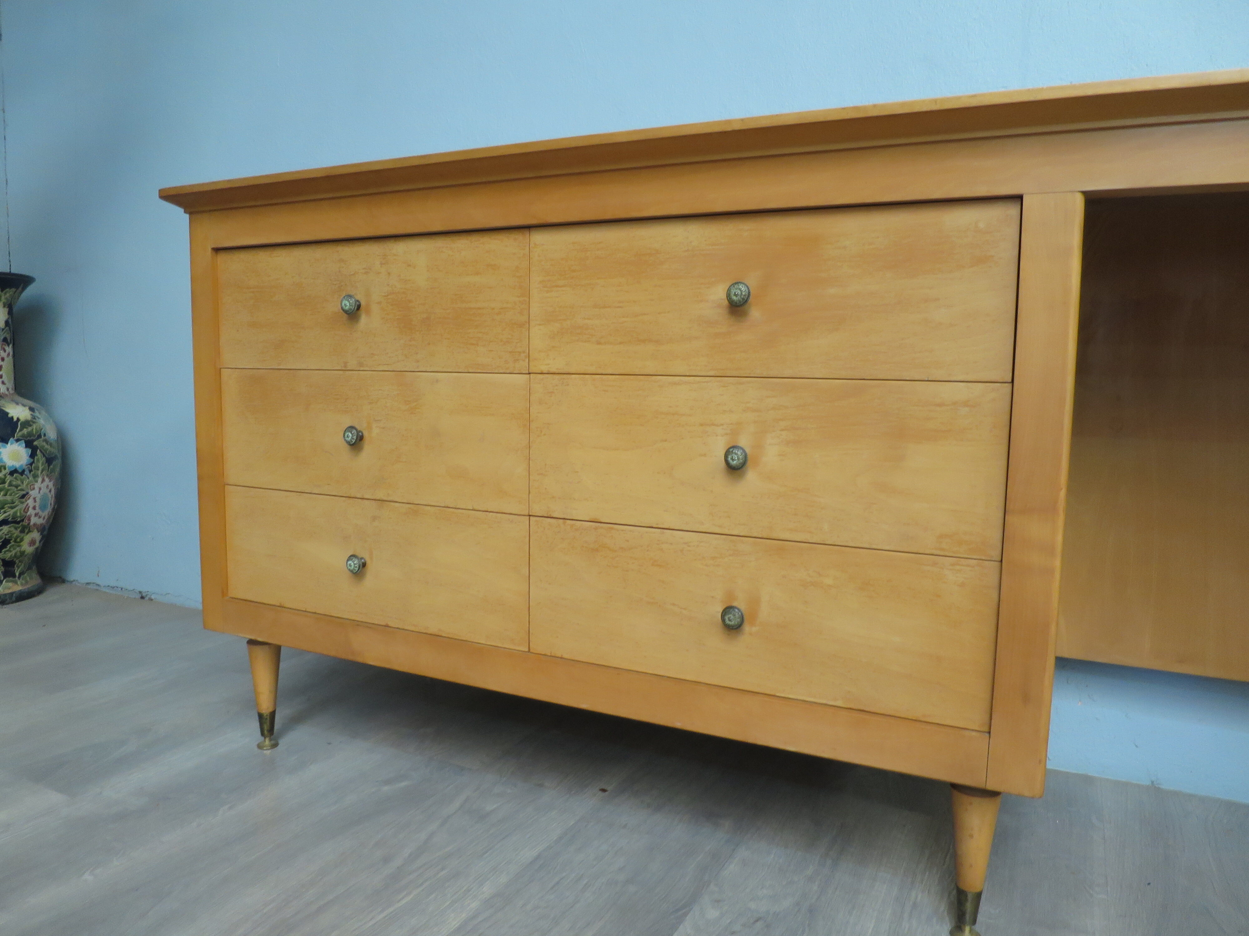 Office dresser year 70s