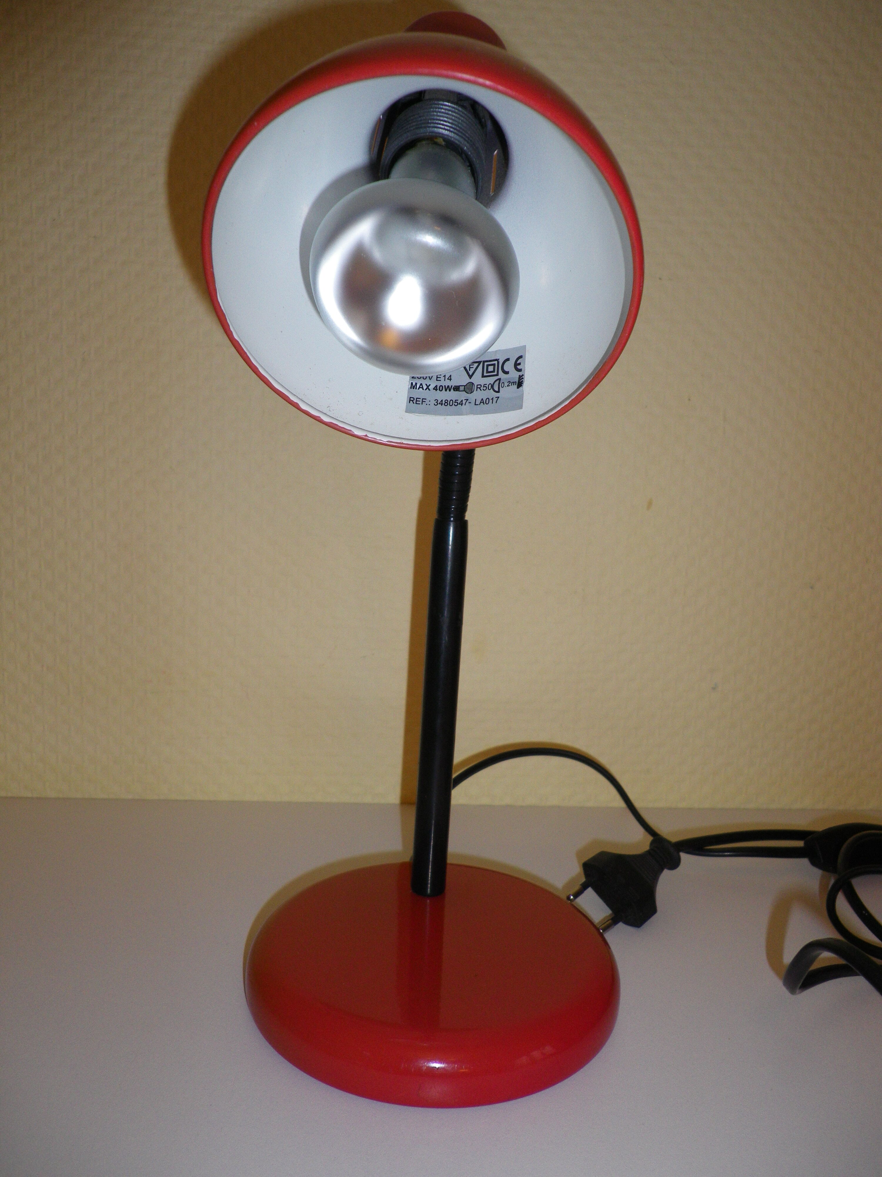 Vintage enamelled table lamp from the 70s