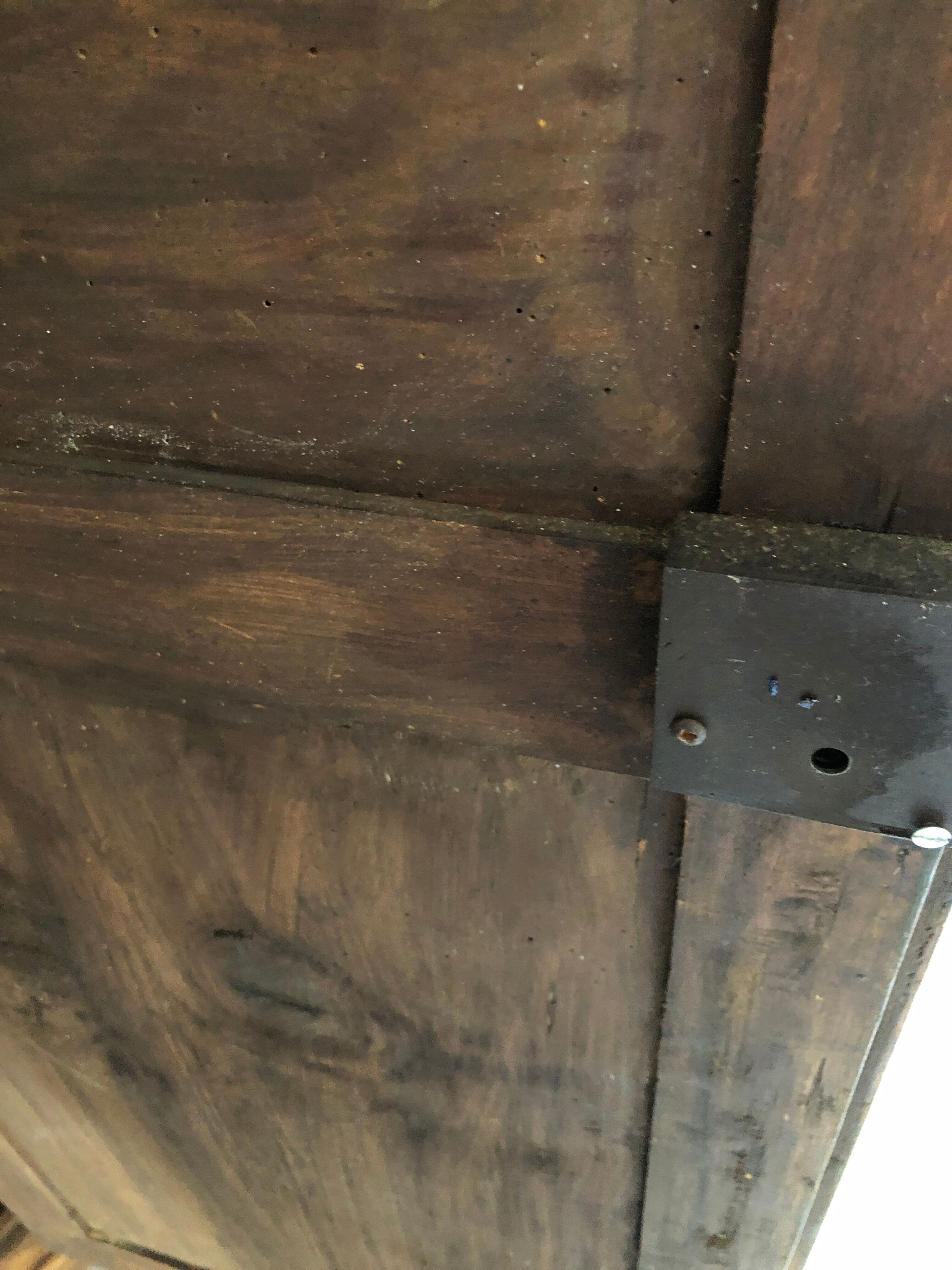 Notch, corner cabinet